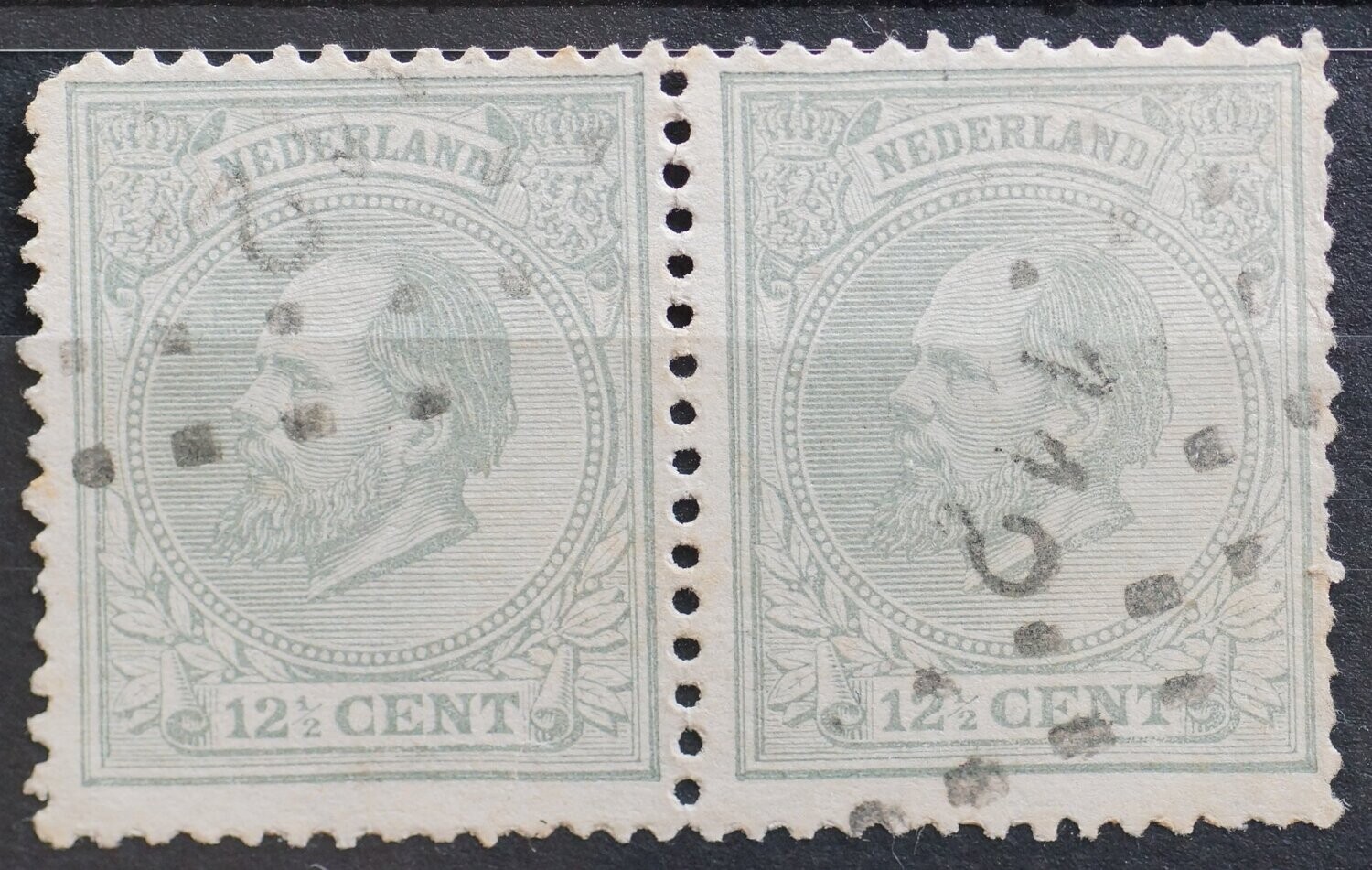 112 (Velp) op NVPH 22 (paar)