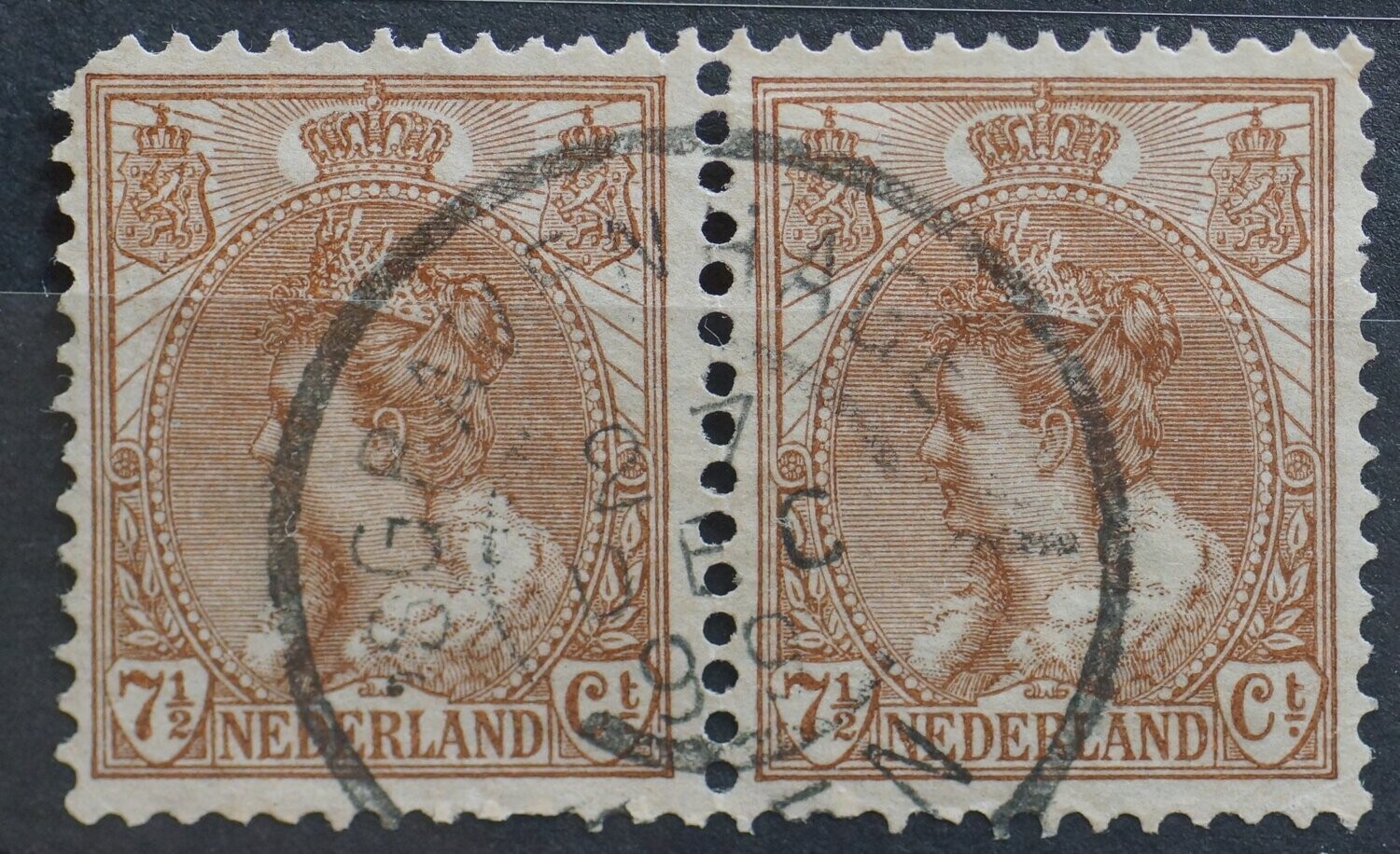 's Gravenhage 1 (1899) op paar NVPH 61 (fraai +)