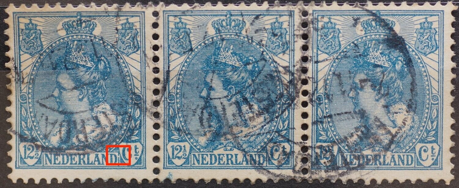 NVPH 61 (strip) - breuk in kaderlijn achter NEDERLAND (linker zegel)