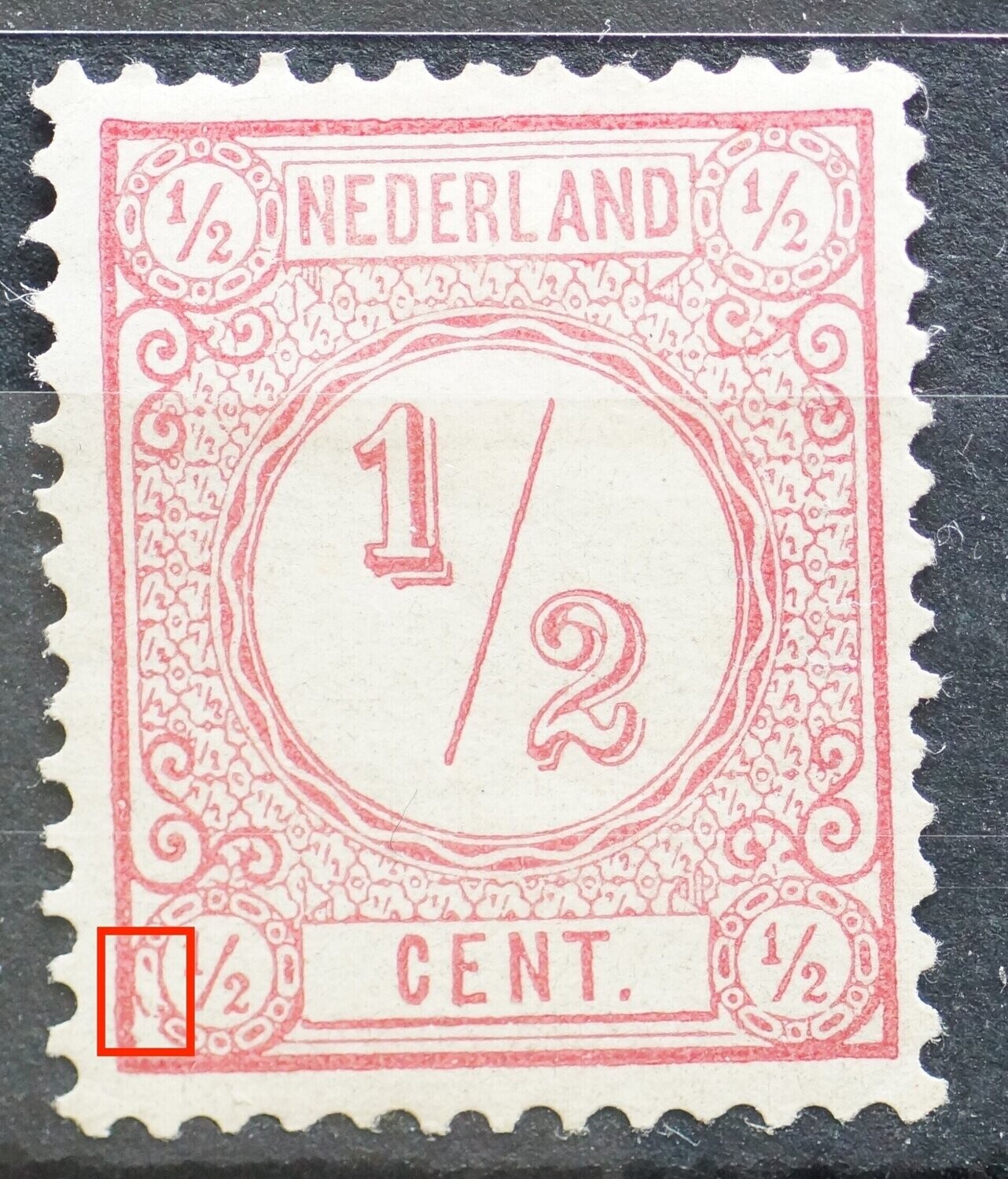 NVPH 30 - witte vlekken in medaillon rond 1/2 (links onder)