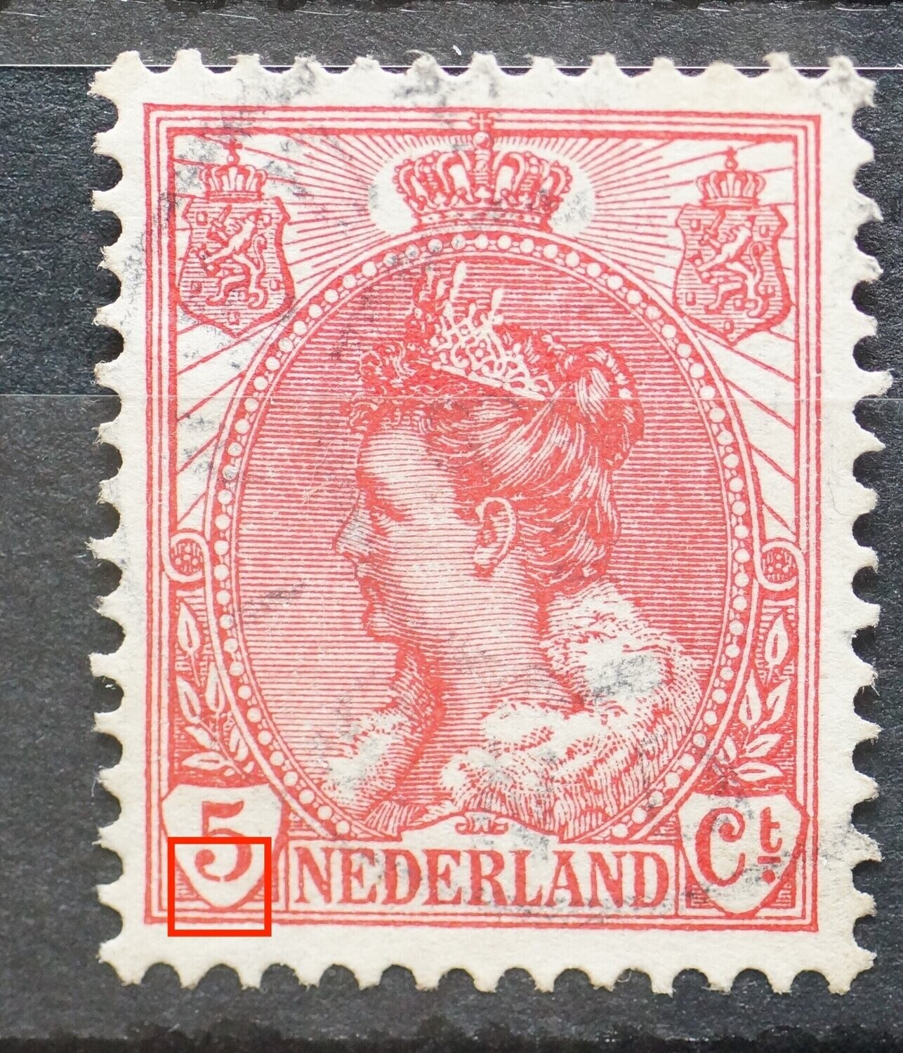NVPH 60 - breukje onderin de 5