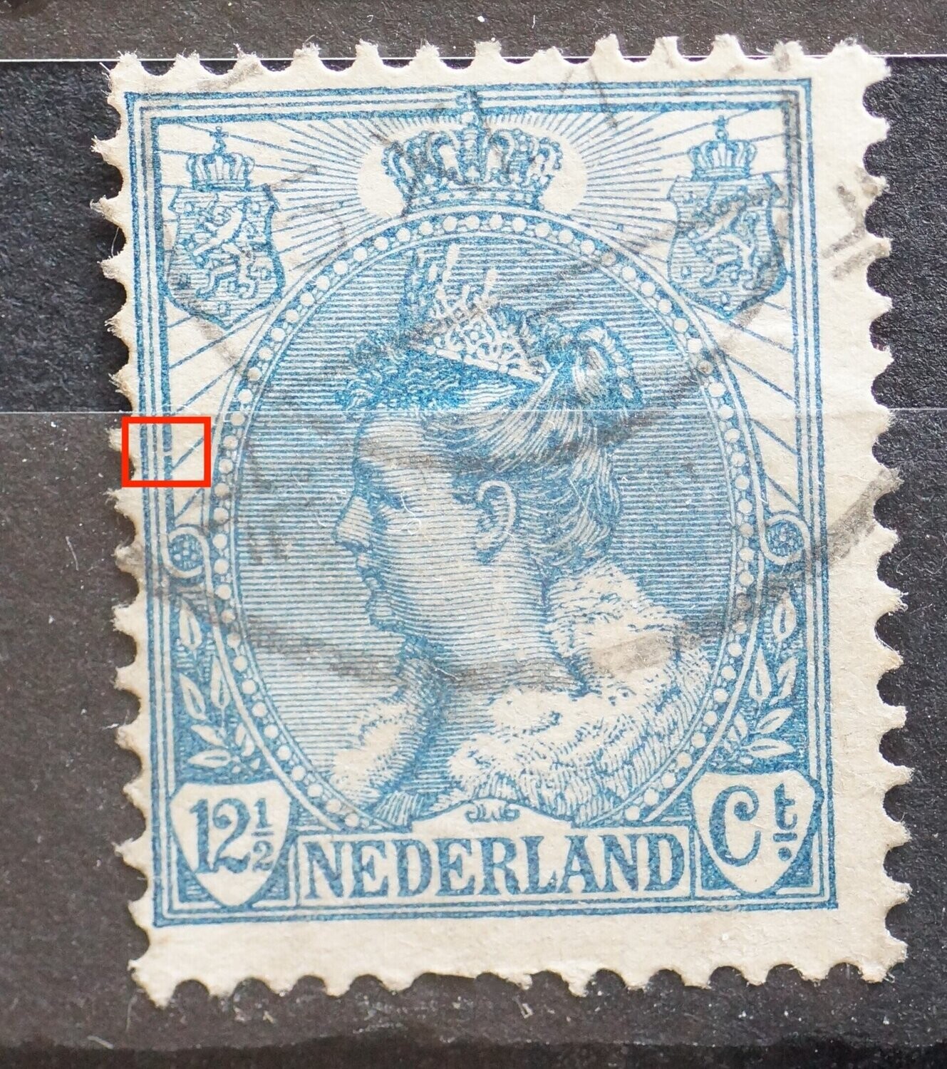NVPH 63 - breukje in kaderlijn, links, midden