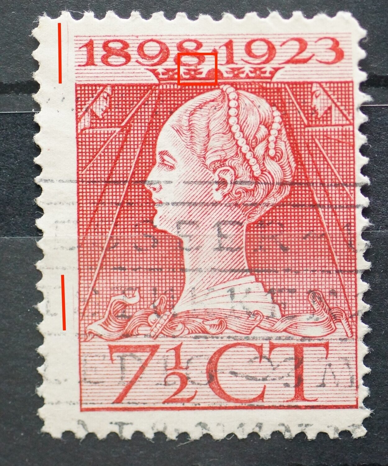NVPH 123 - rode stip onder tweede 8 van 1898 en rode lijnen links naast zegelbeeld