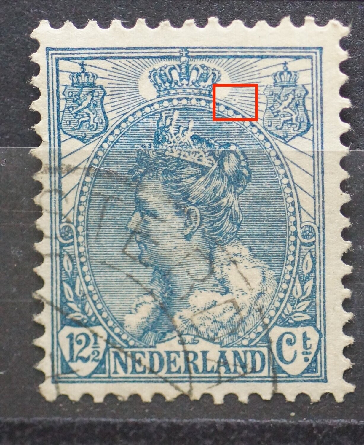 NVPH 63 - blauwe punt in stralen, rechts van kroon