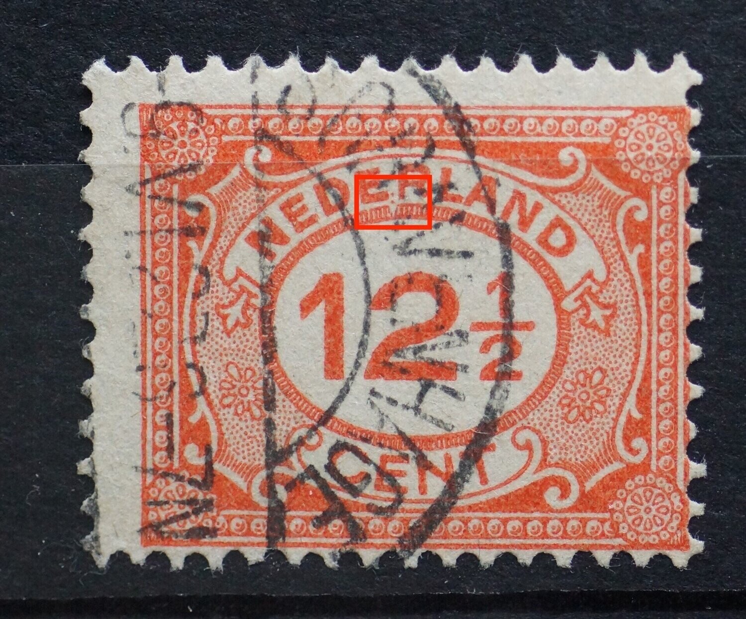 NVPH 108 - rode stippen tussen ER van NEDERLAND