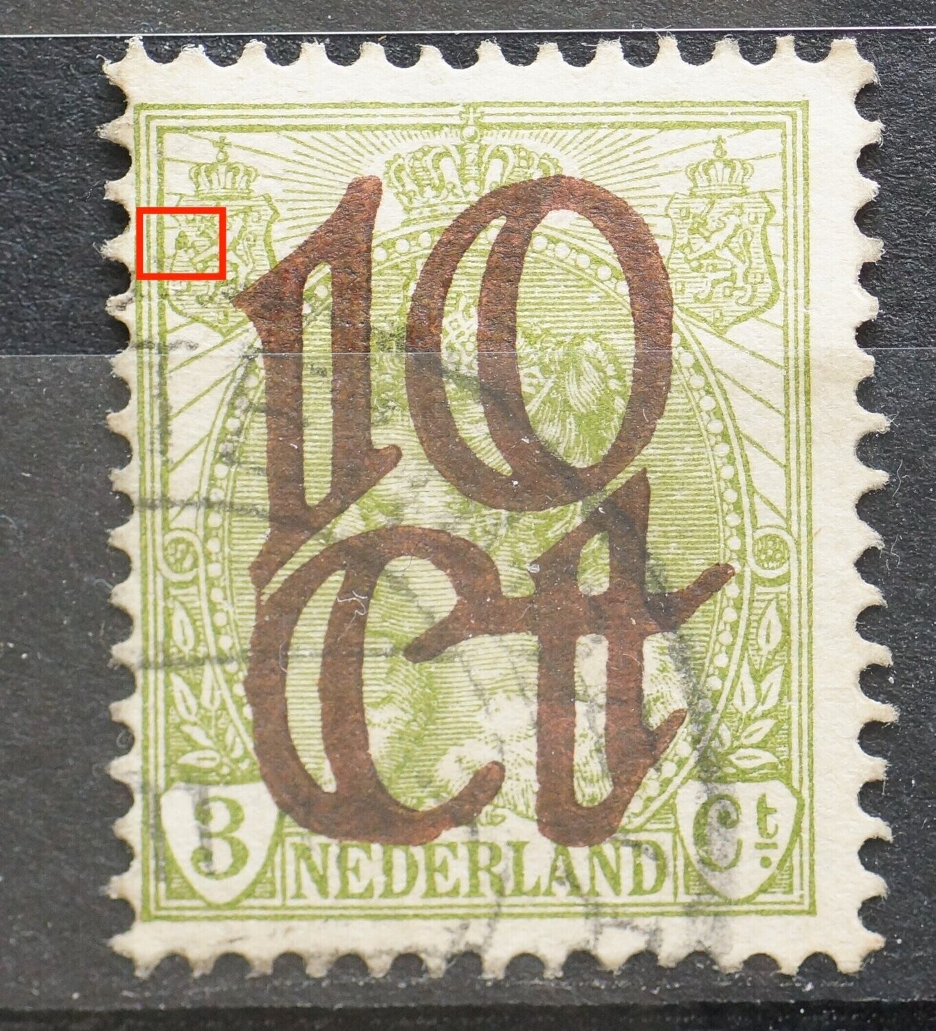 NVPH 116 - groene vlek boven pijlenbundel linker wapenschild
