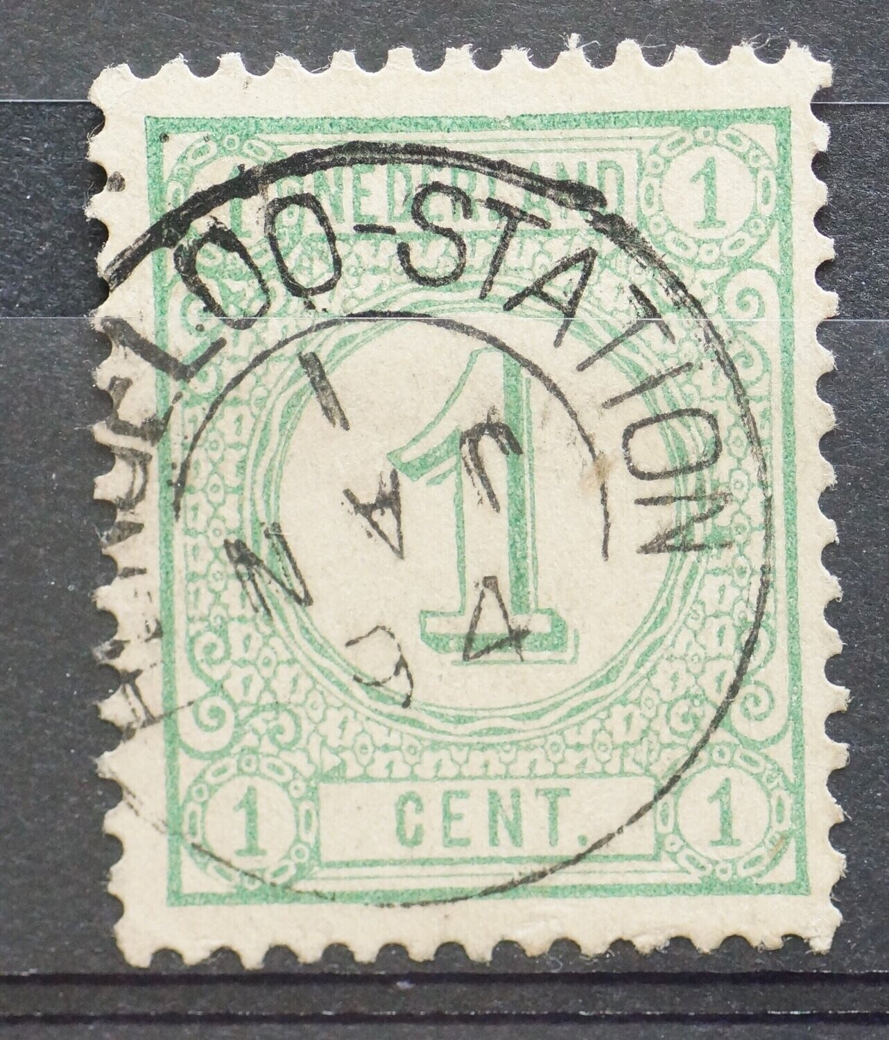 Hengeloo-Station op NVPH 31, zonder uurkarakters, kopstaande maand