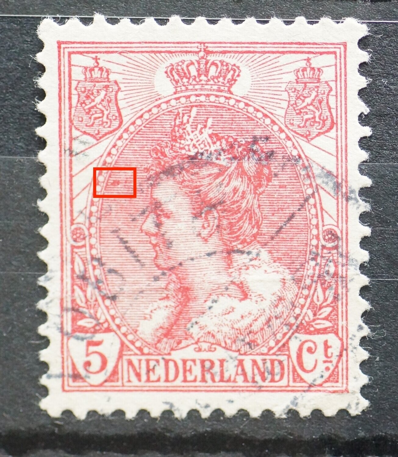 NVPH 60 - rode vlek in arcering voor het hoofd