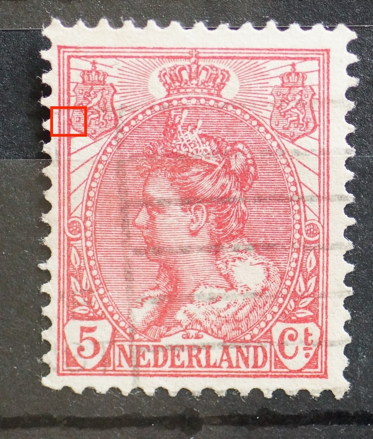 NVPH 60 - rode vlek links van wapenschild