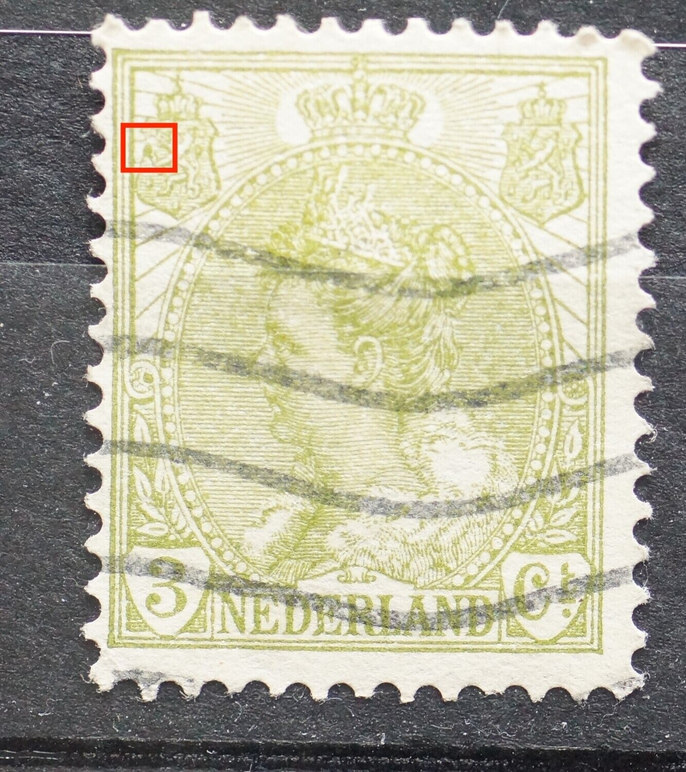 NVPH 57 - groene vlek boven pijlenbundel linker wapenschild