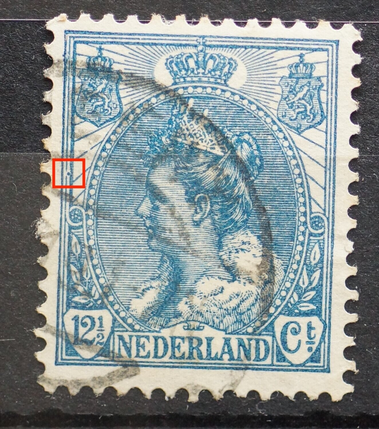 NVPH 63 - blauwe punt tussen kaderlijnen links