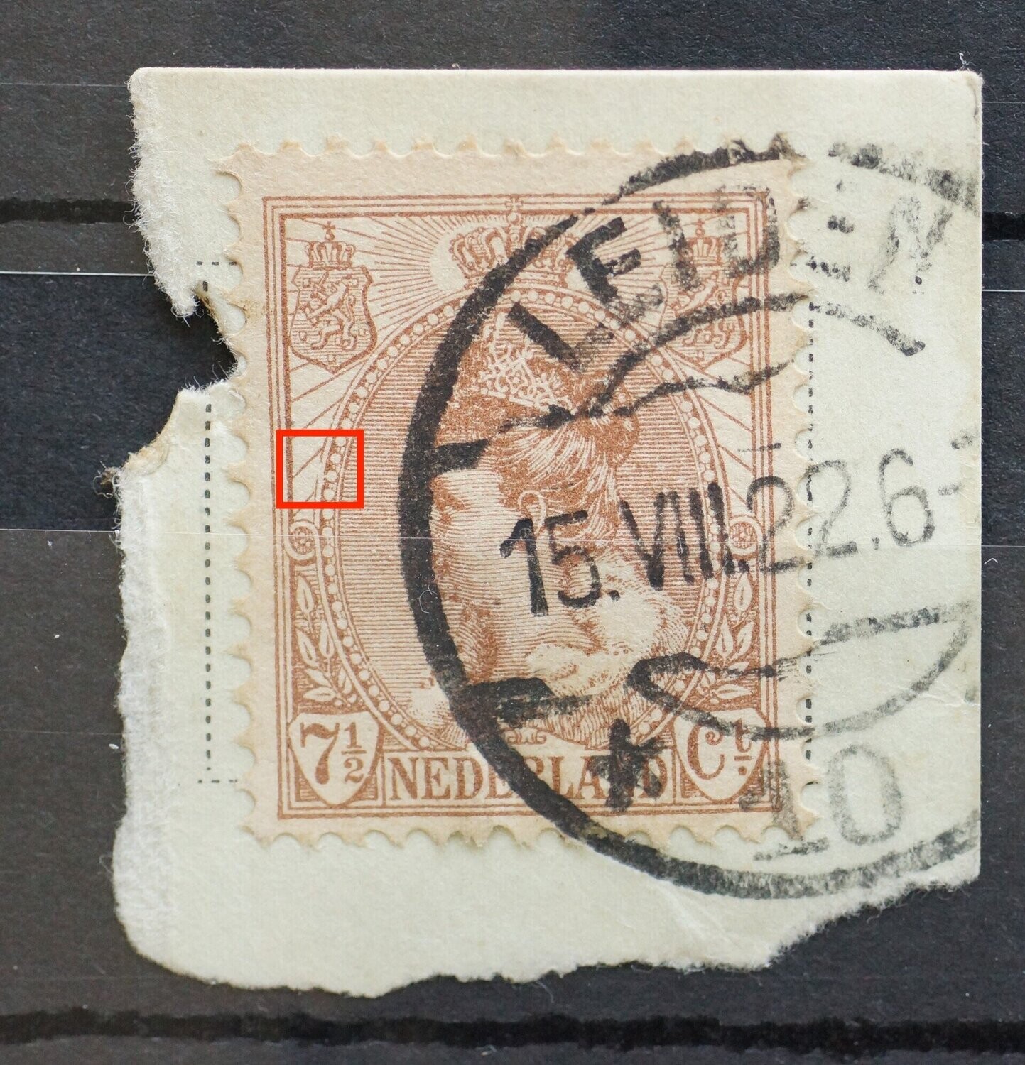 NVPH 61 - breuk in rand medaillon, links
