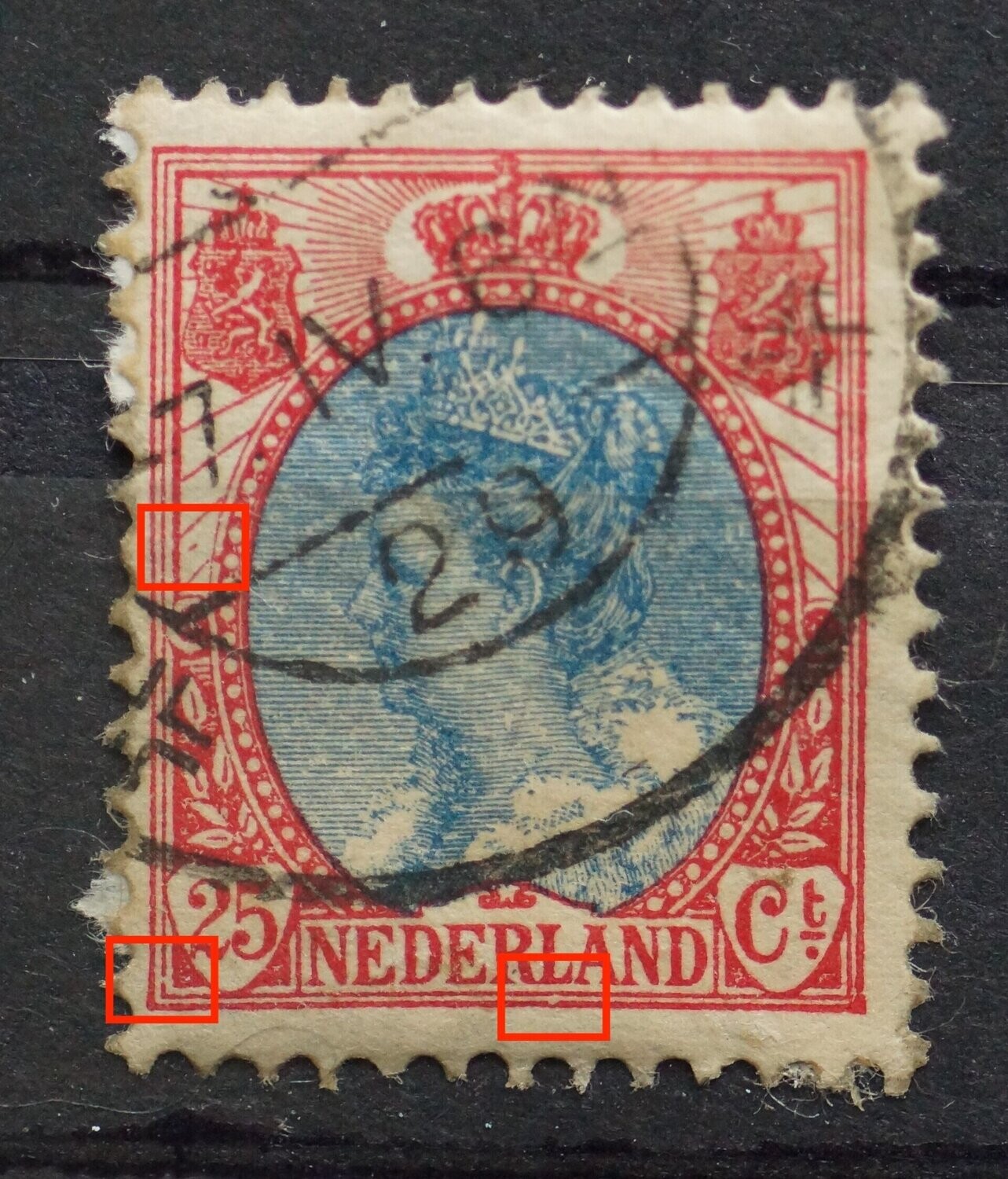 NVPH 71 - o.a. breukjes in kaderlijnen en rood streepje boven linker rozet