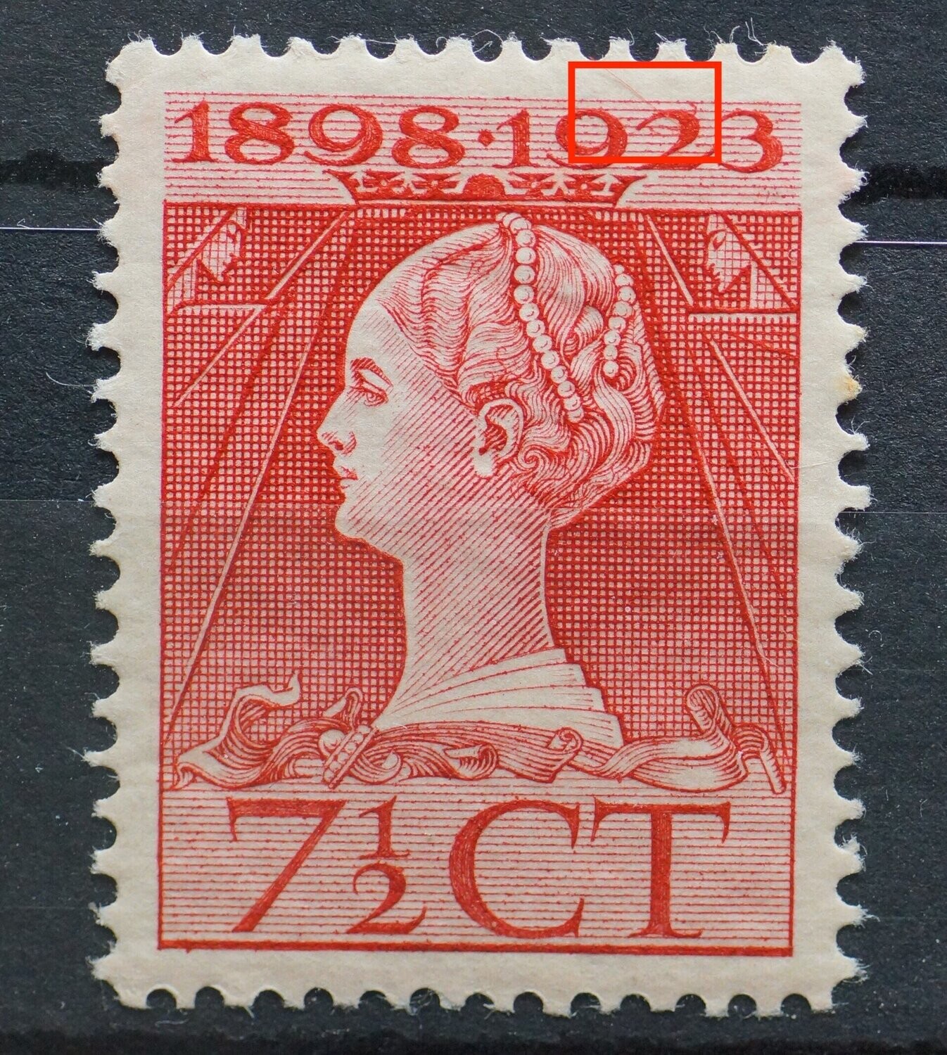 NVPH 123 - rode kras rond0m de 2 van 1923
