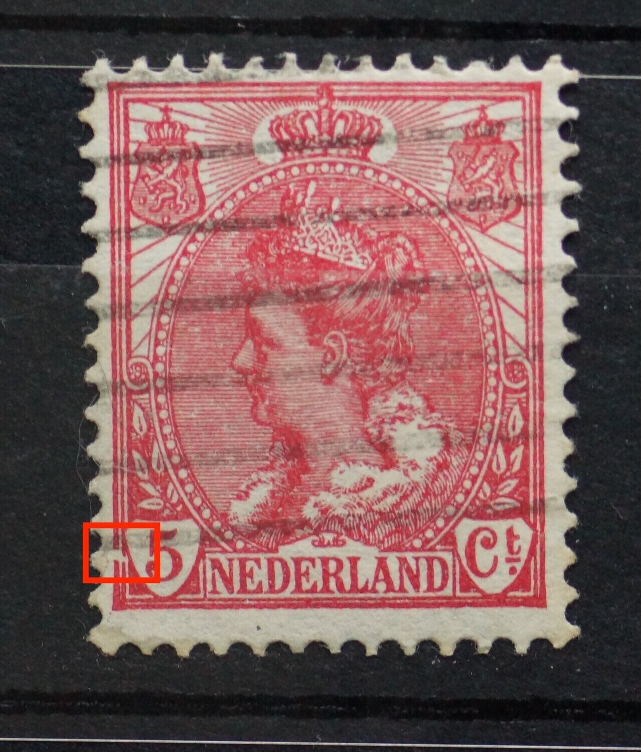 NVPH 60 - o.a. breuk / witte vlek in kaderlijn links naast de 5