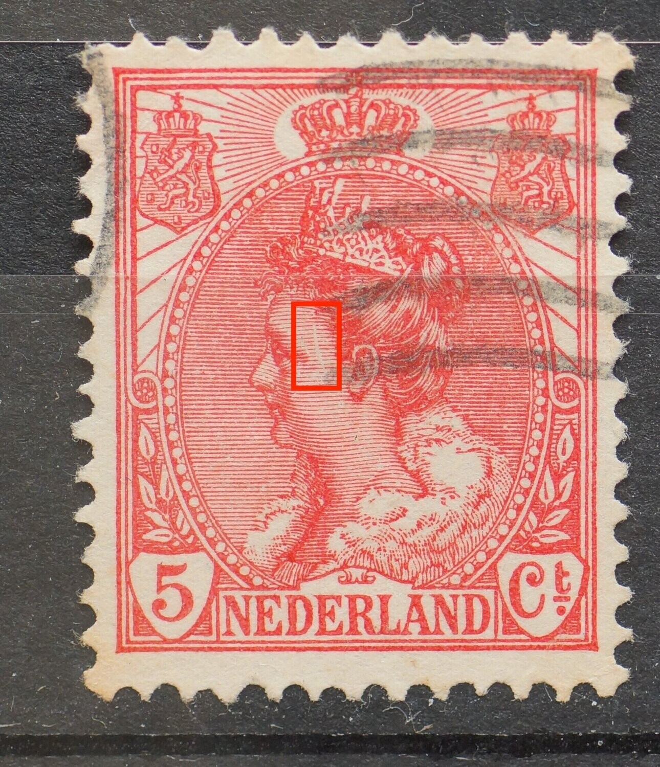 NVPH 60 - verticale witte (graveer)kras in gezicht