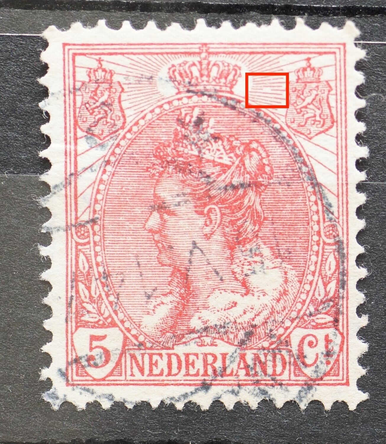 NVPH 60 - breuk in straal rechts van kroon