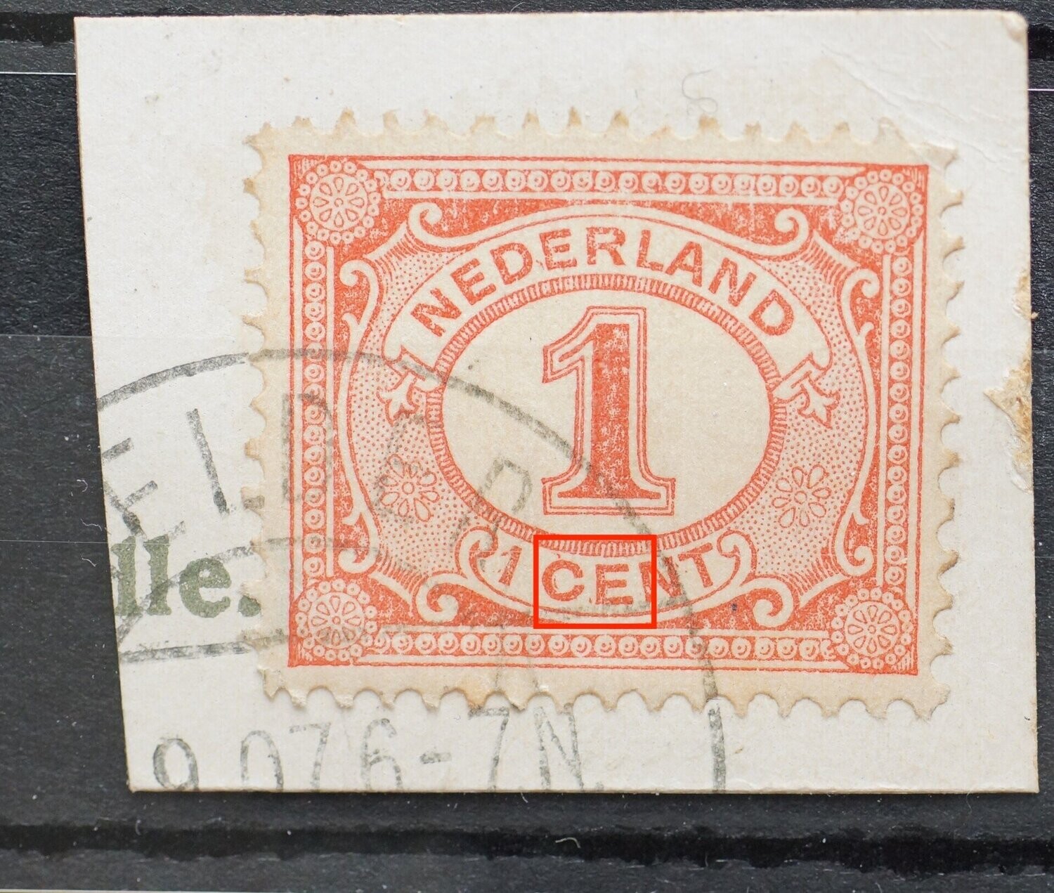 NVPH 51 - rode stippen etc. rondom CE van CENT
