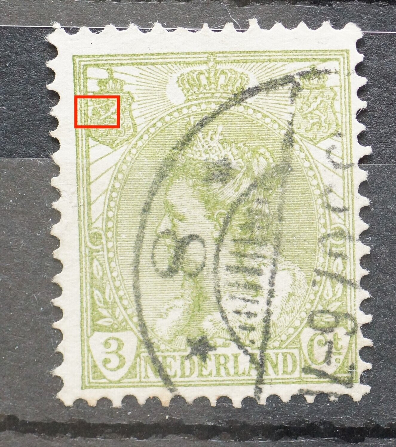 NVPH 57 - groene vlek boven pijlenbundel linker wapenschild
