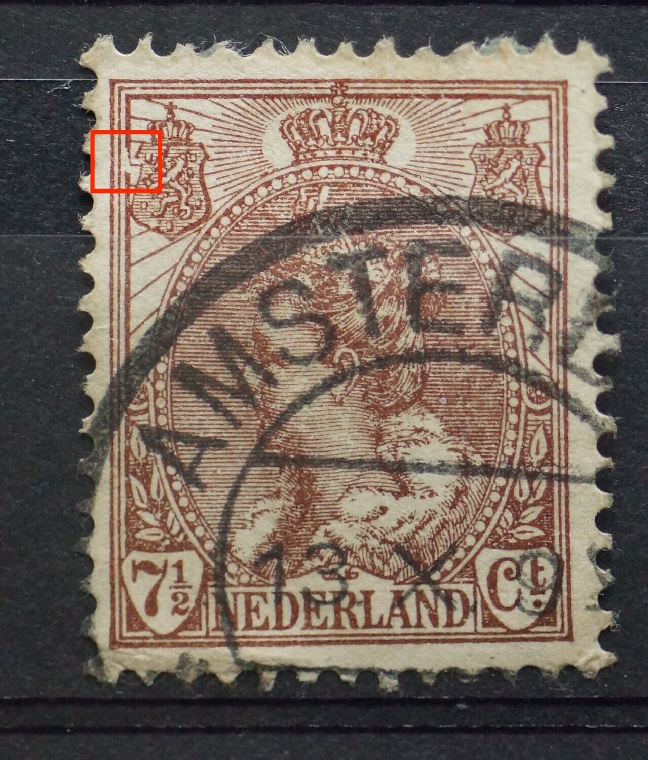 NVPH 61 - o.a. breuk in kaderlijn links van linker wapenschild