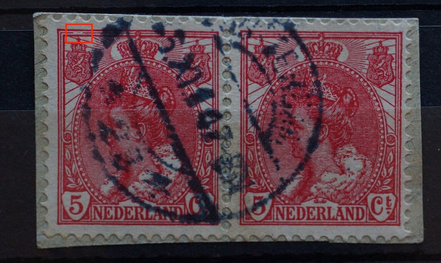 NVPH 60 - o.a. beschadigde kaderlijn boven, links (linker zegel)