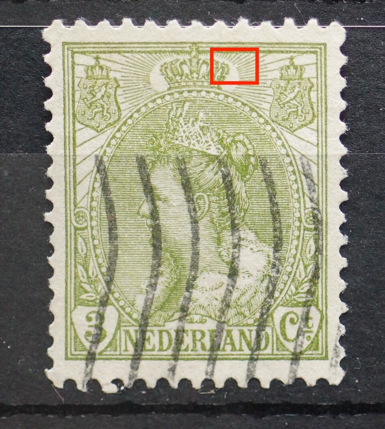 NVPH 57 - korte straal rechts van kroon