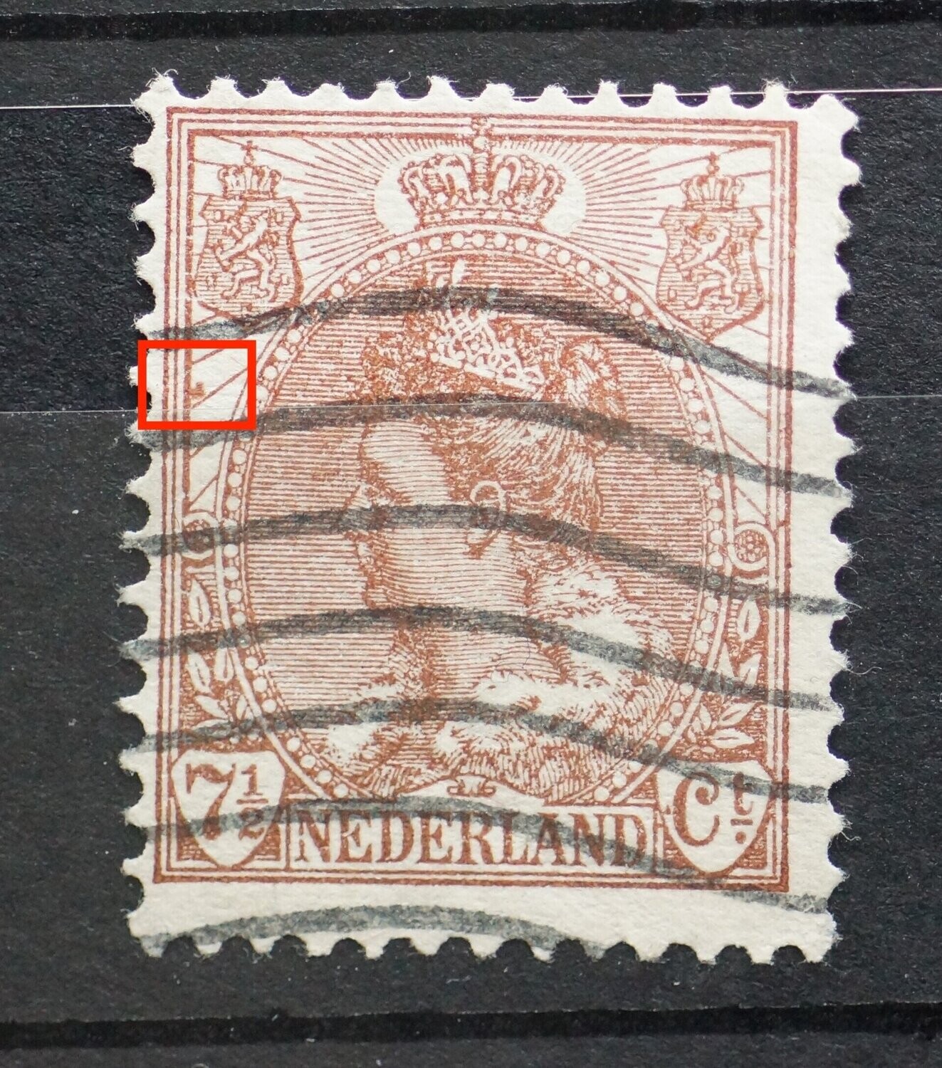NVPH 61 - bruine vlek onder linker wapenschild
