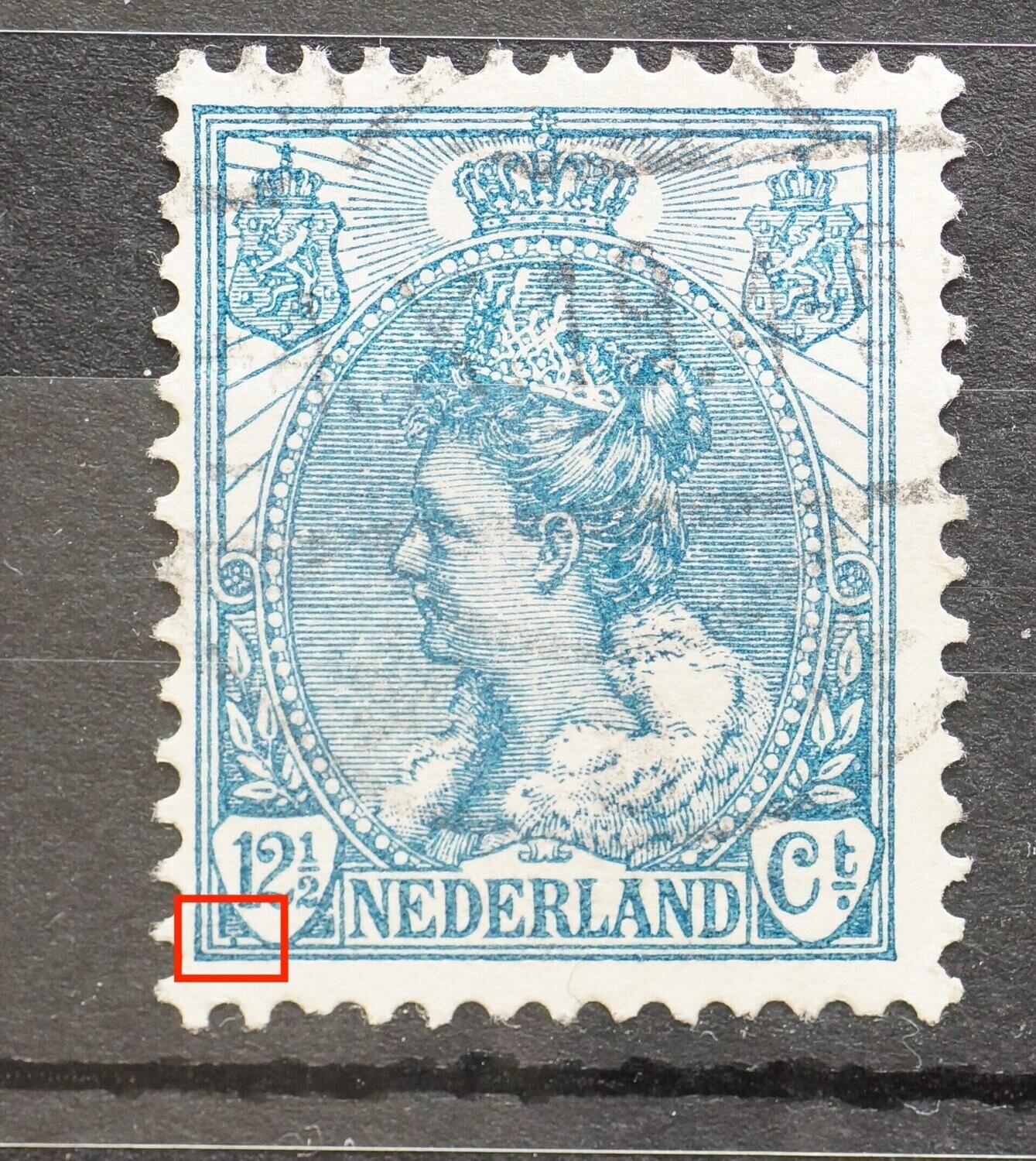 NVPH 63 - blauwe stip tussen kaderlijnen onder 12 1/2