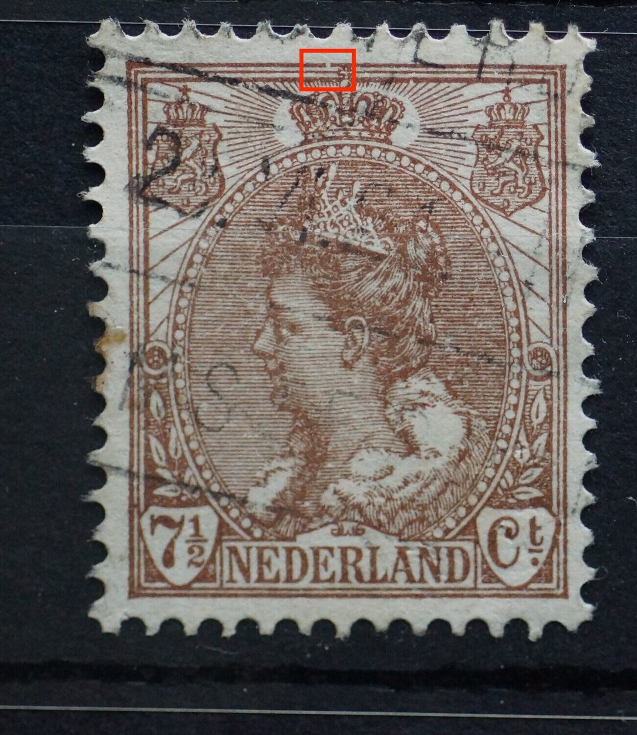 NVPH 61 - o.a. breuk in kaderlijn links van kroon