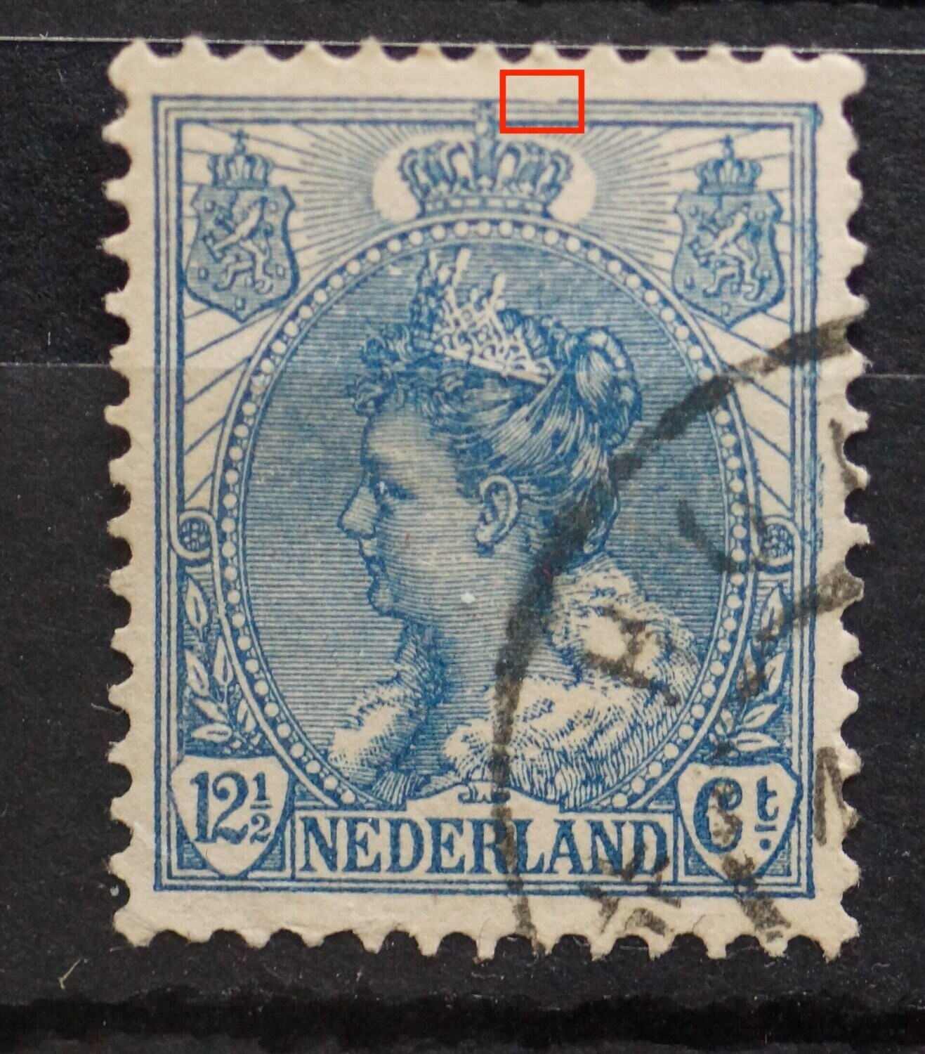 NVPH 63 - o.a. dun gedeelte kaderlijn rechts van kroon