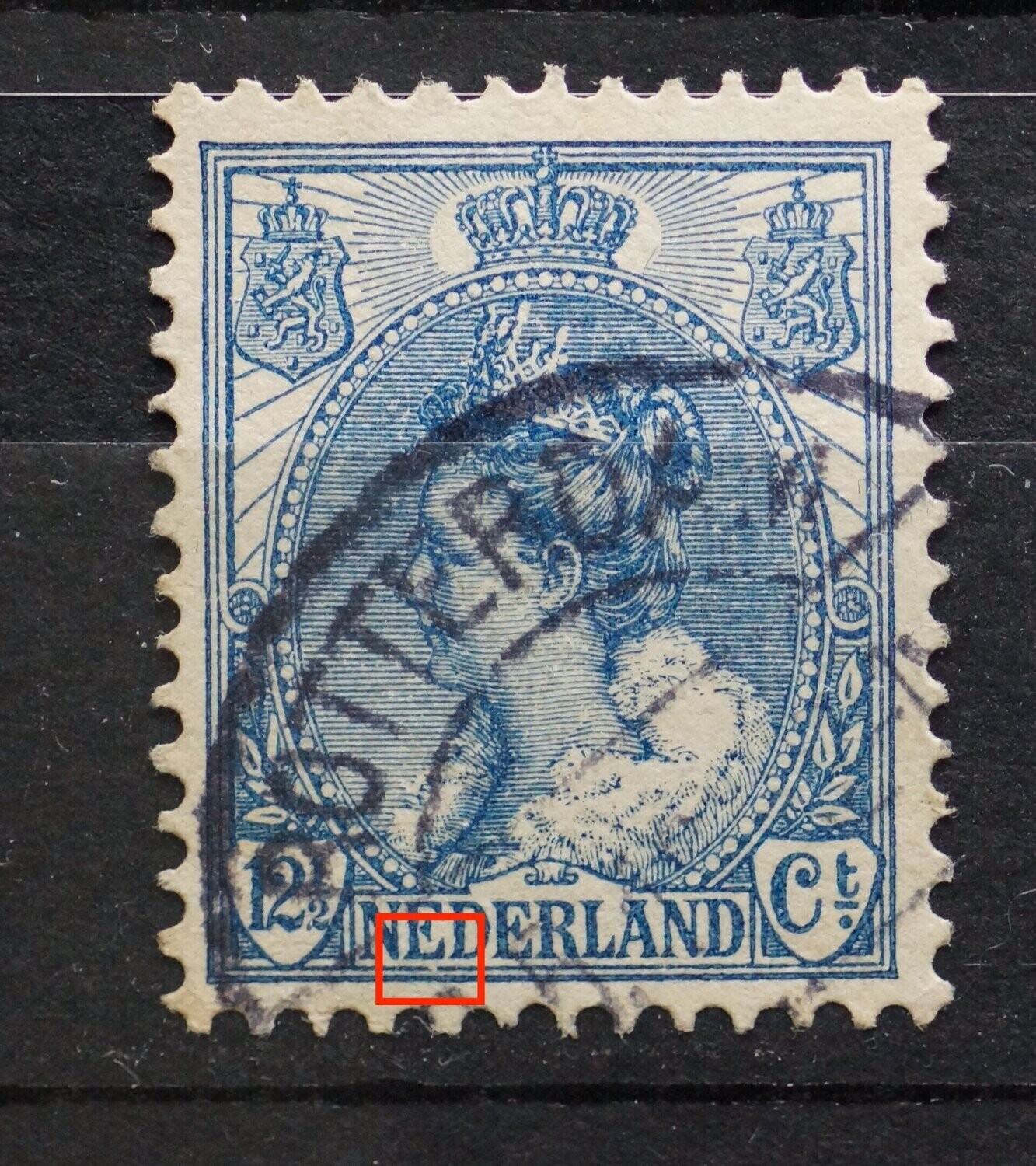 NVPH 63  - breuk in kaderlijn onder eerste E van NEDERLAND