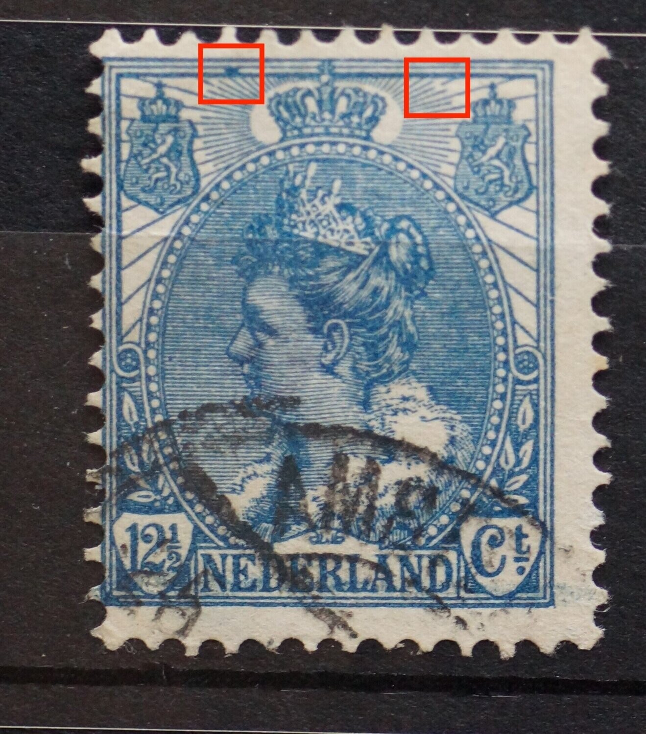 NVPH 63 - blauwe vlek links van kroon en breuk in straal rechts van kroon