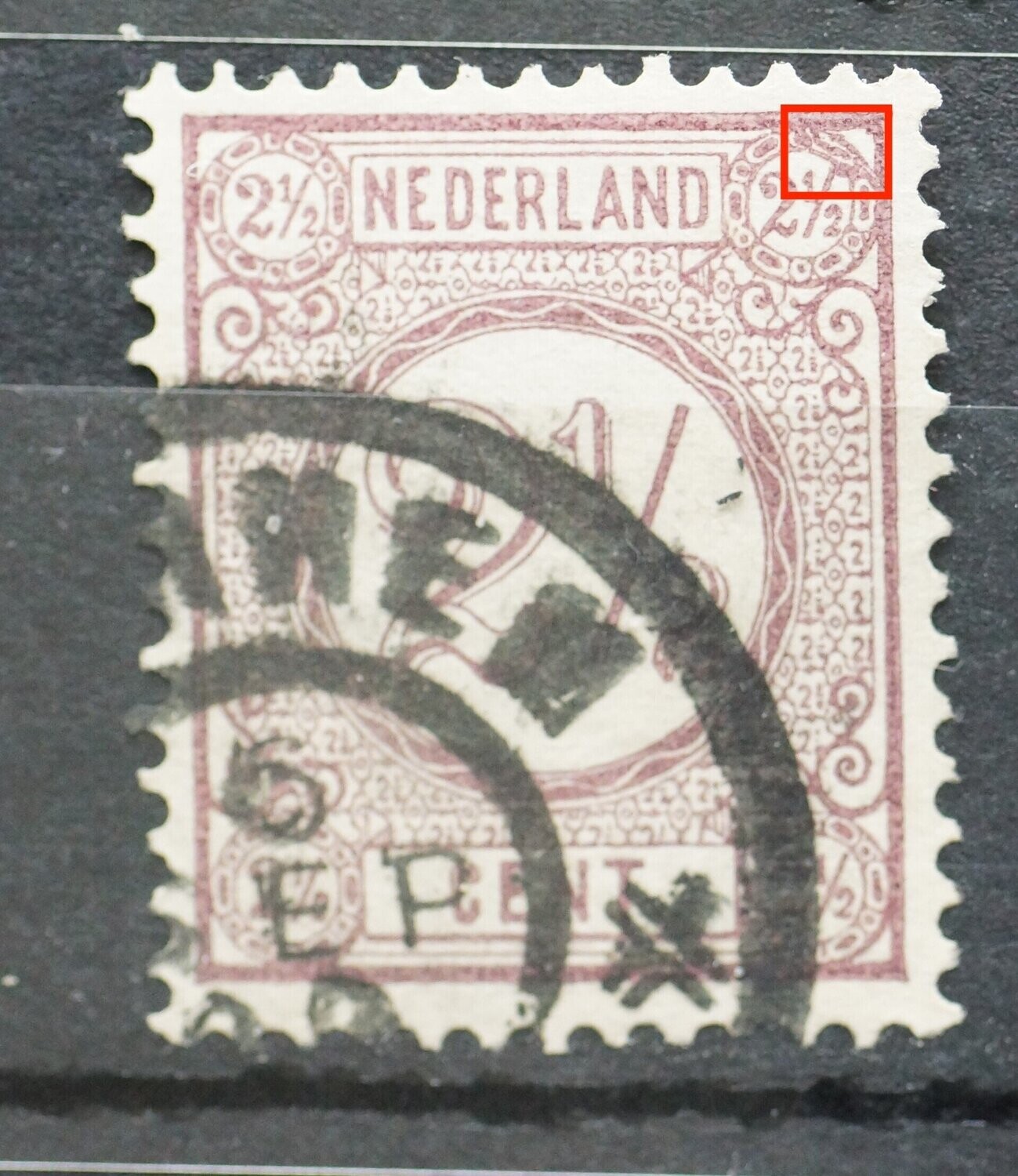 NVPH 33 - beschadigingen in medaillon 2 1/2 rechtsboven