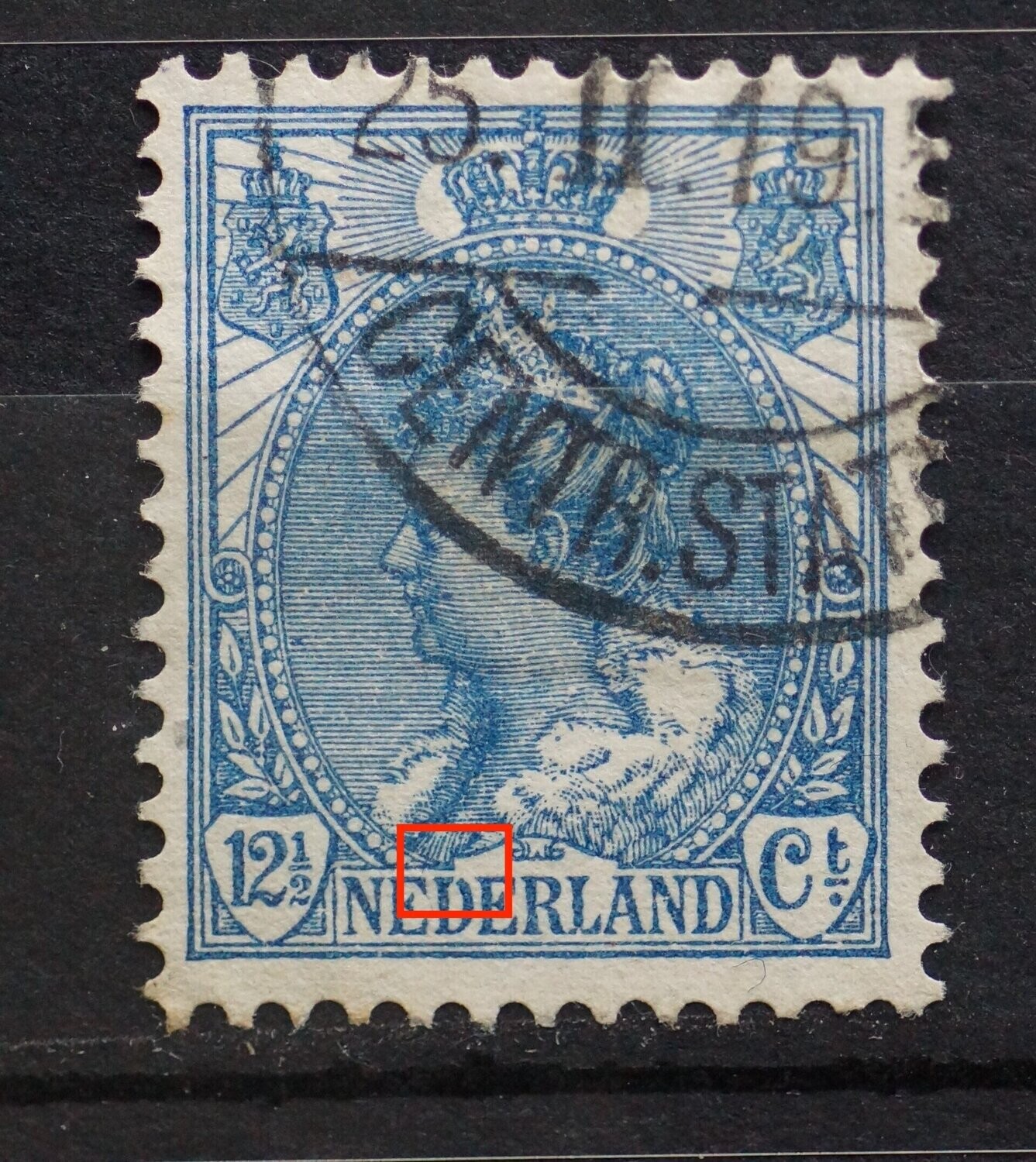 NVPH 63 - breuk in de bovenzijde van de eerste D van NEDERLAND