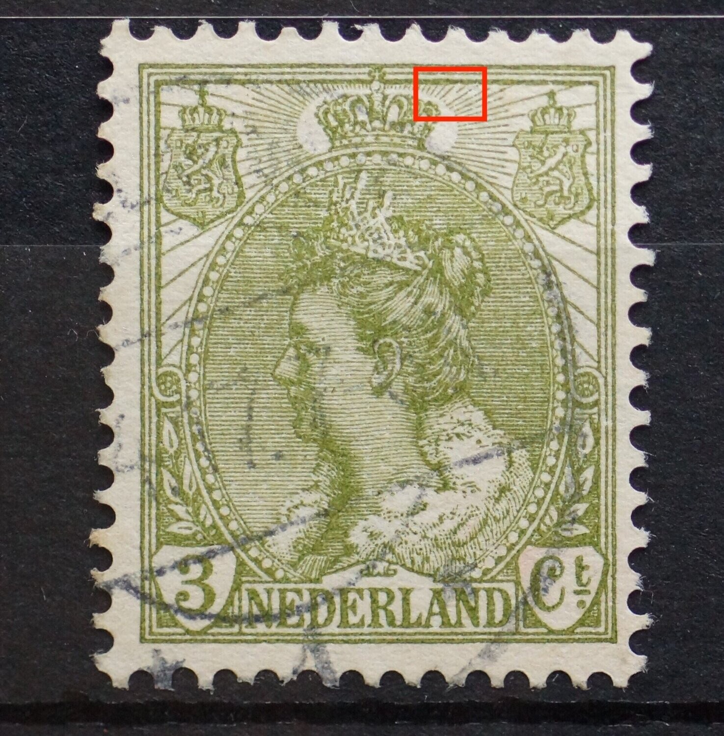 NVPH 57 - breuk in straal rechts van kroon