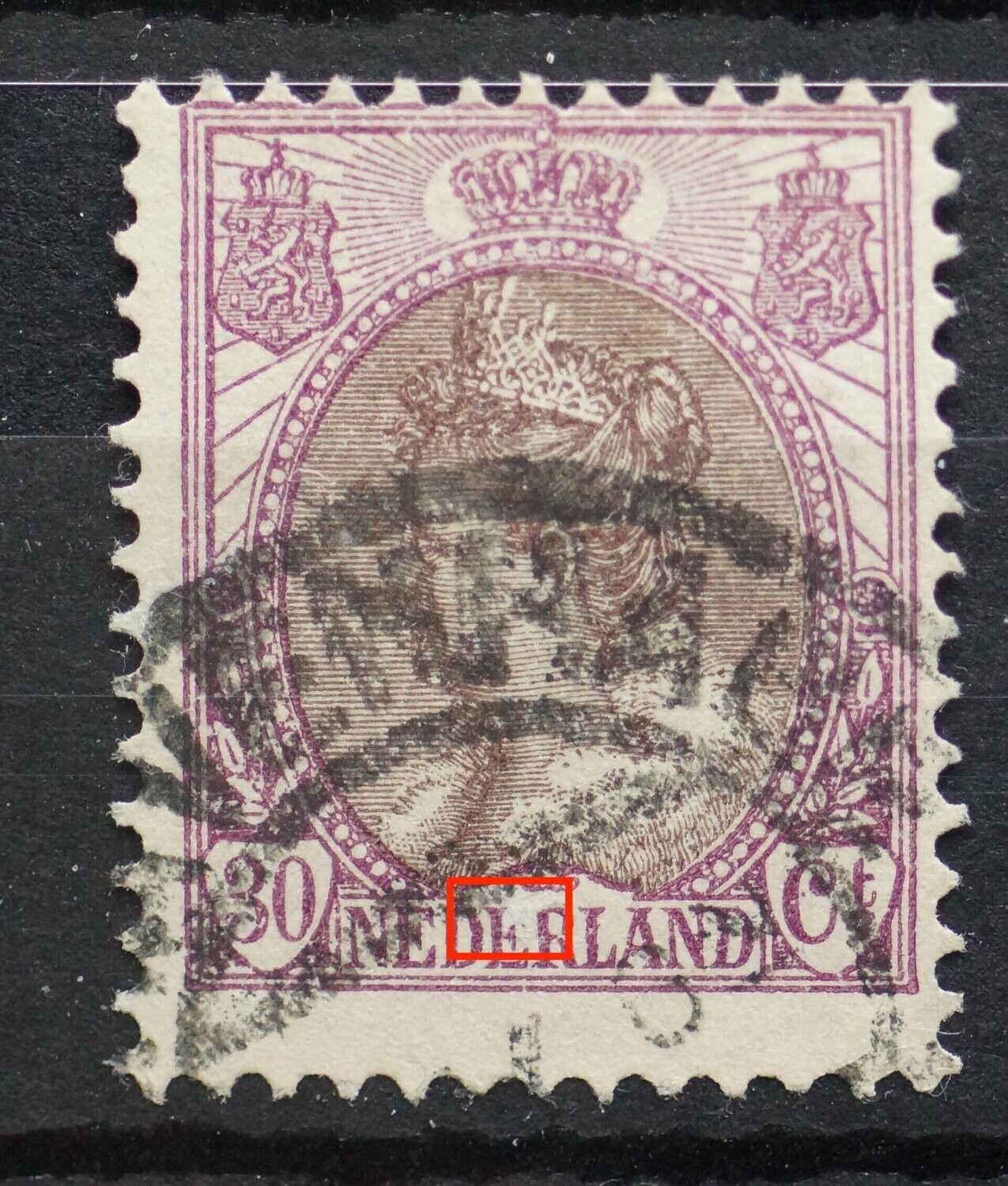 NVPH 72 - witte vlek bovenzijde tweede E van NEDERLAND NVPH 72 - witte vlek bovenzijde tweede E van NEDERLAND