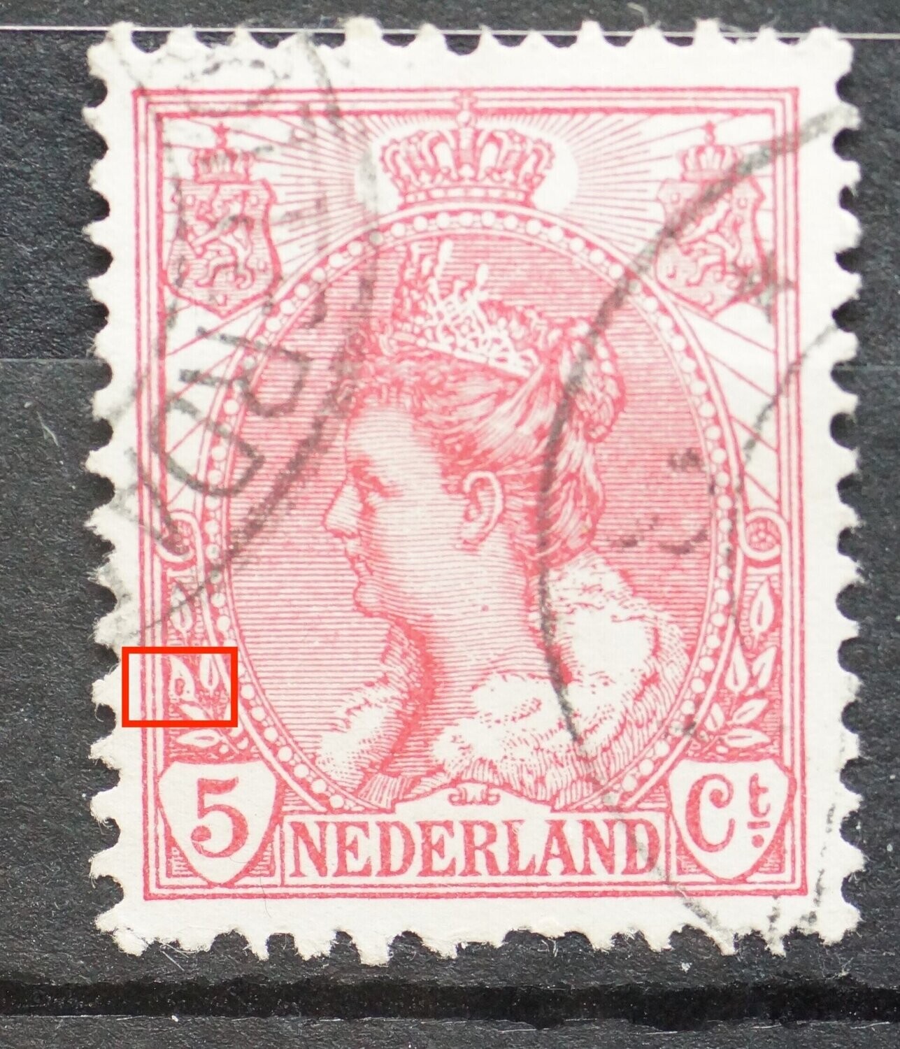 NVPH 60 - rode vlek in blad boven de 5 NVPH 60 - rode vlek in blad boven de 5