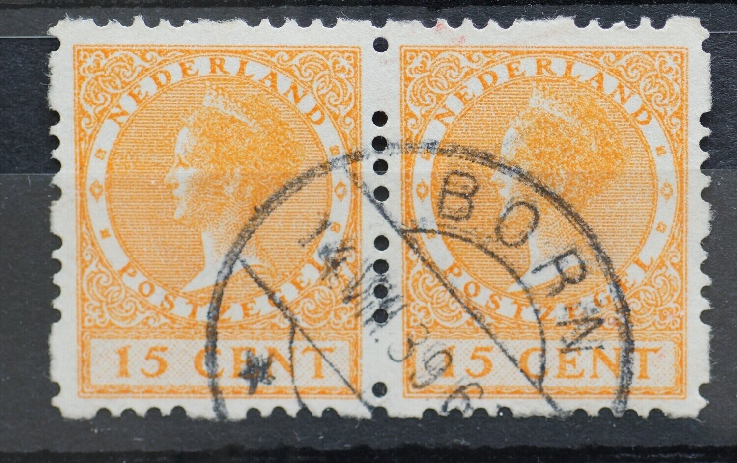 Born op NVPH R49 (paar)
