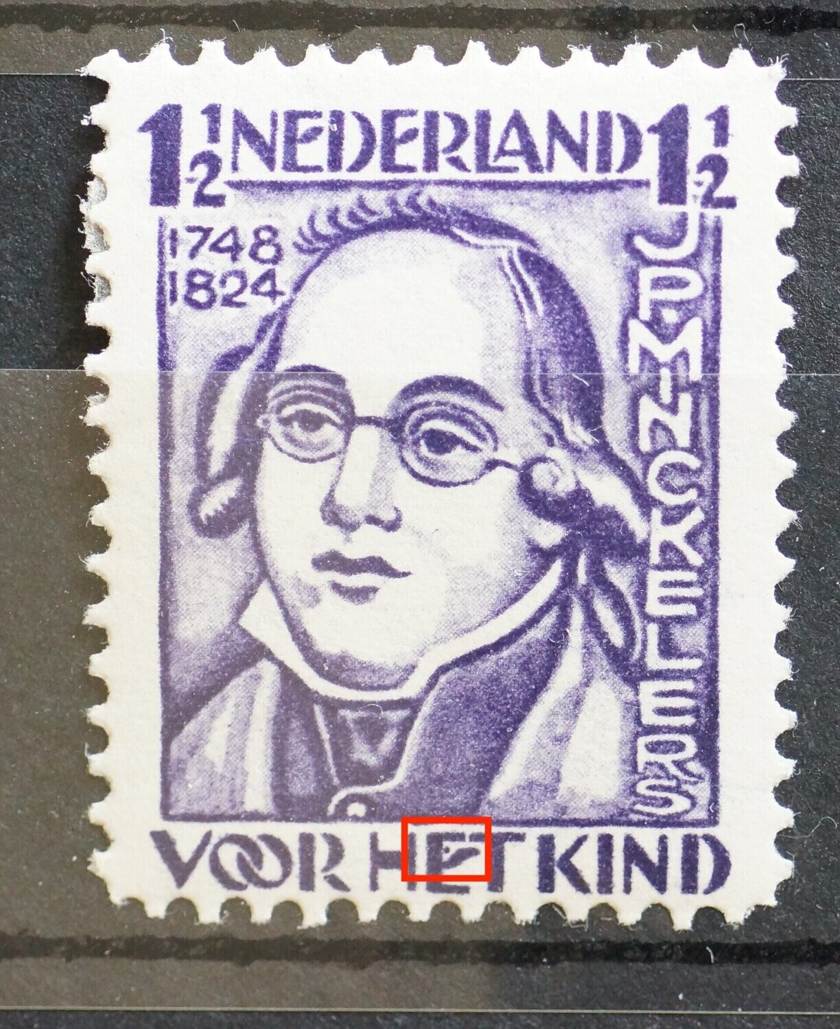 NVPH 220 - violette punt in de E van HET