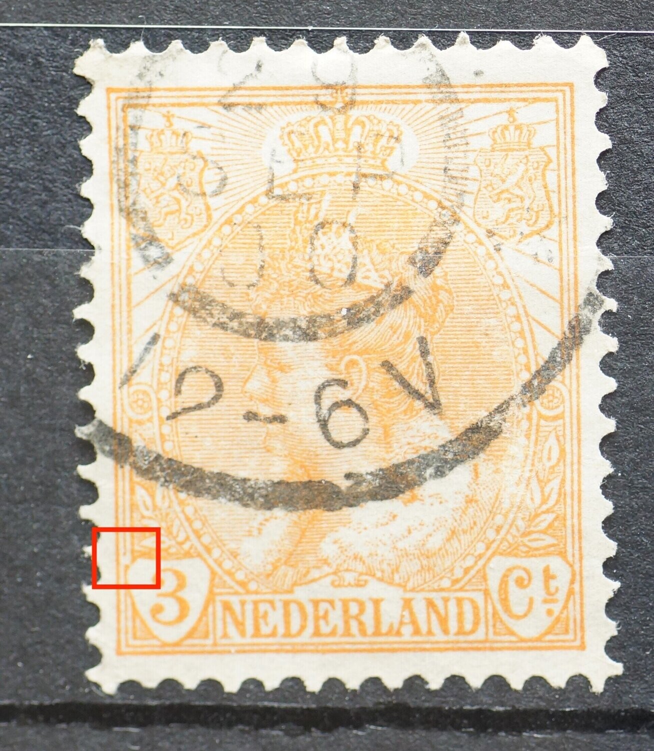 NVPH 56 - breuk in kaderlijn links naast 3