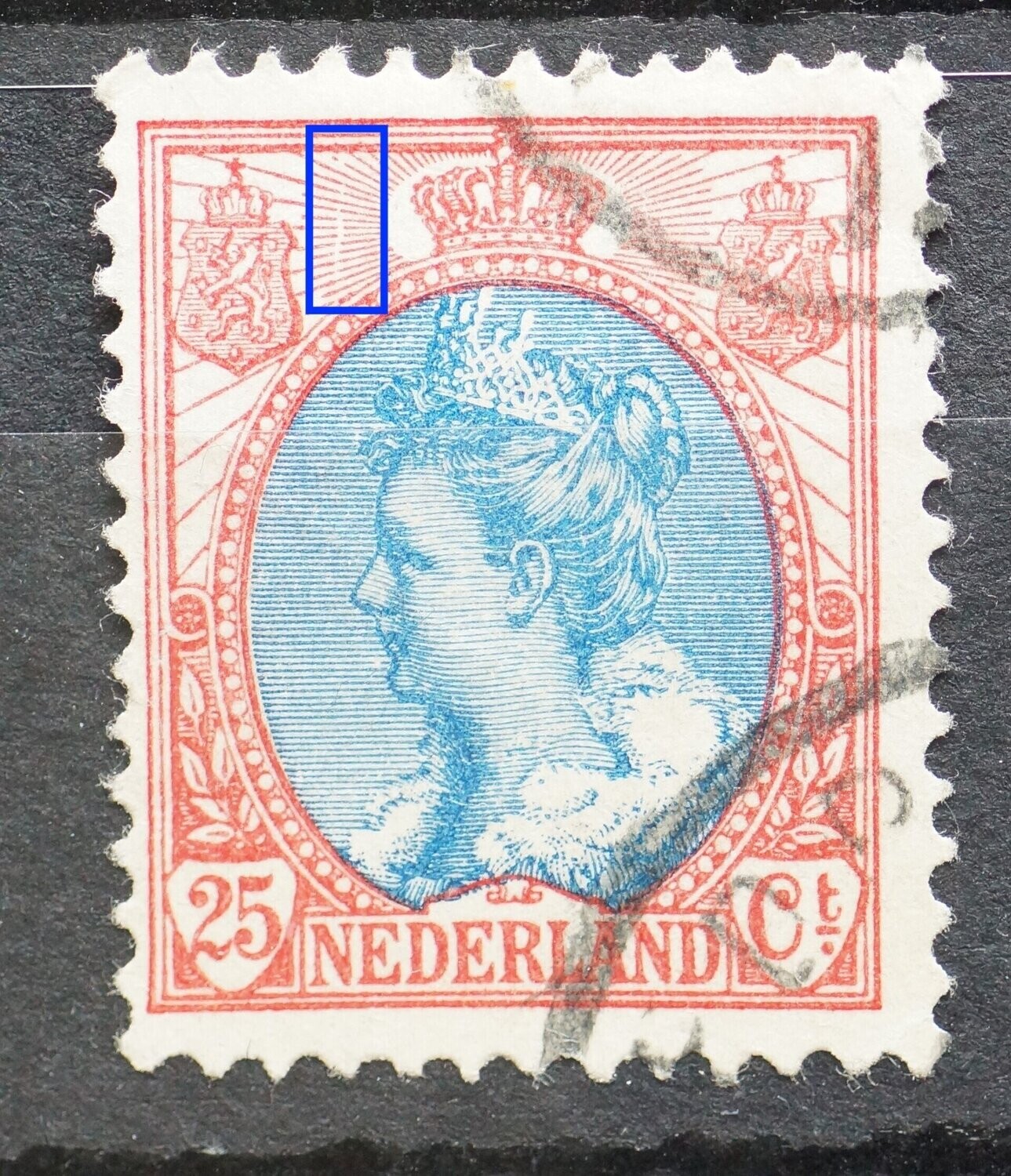 NVPH 71 - verticale witte kras door arcering links van kroon