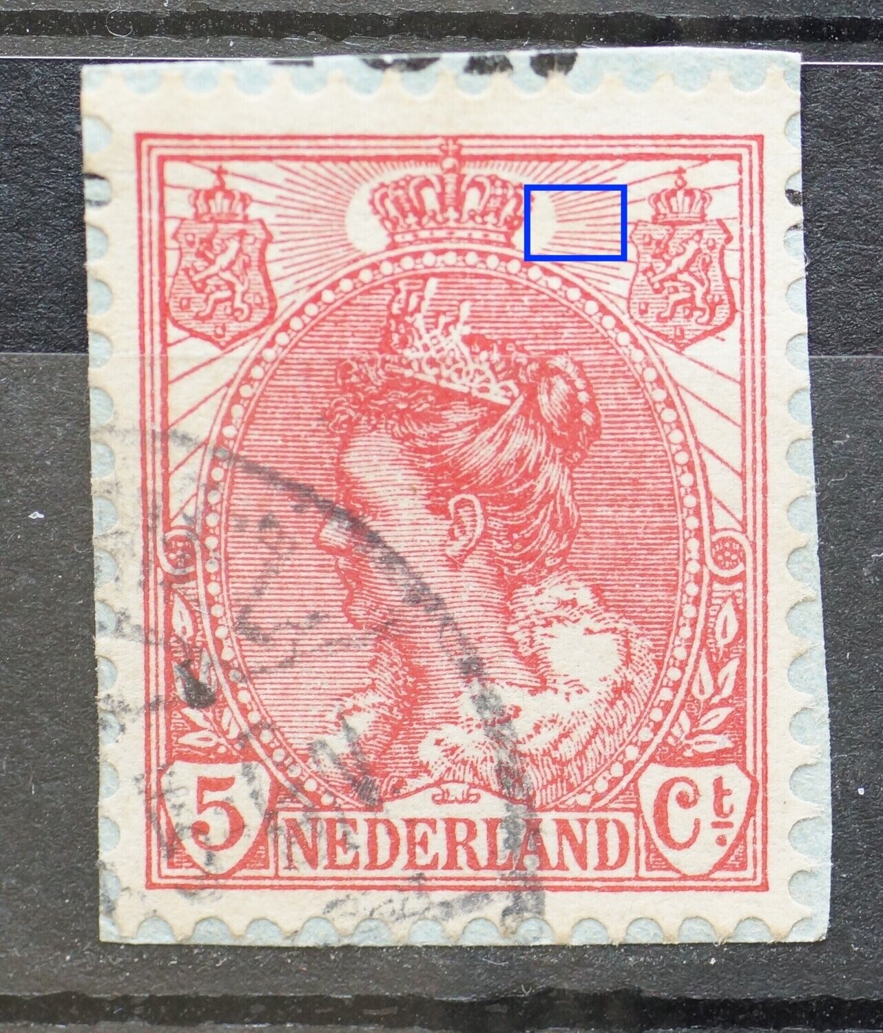 NVPH 60 - ontbrekend deel straal rechts van kroon