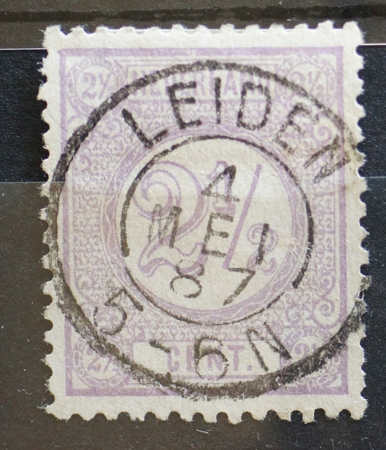 Leiden op NVPH 33