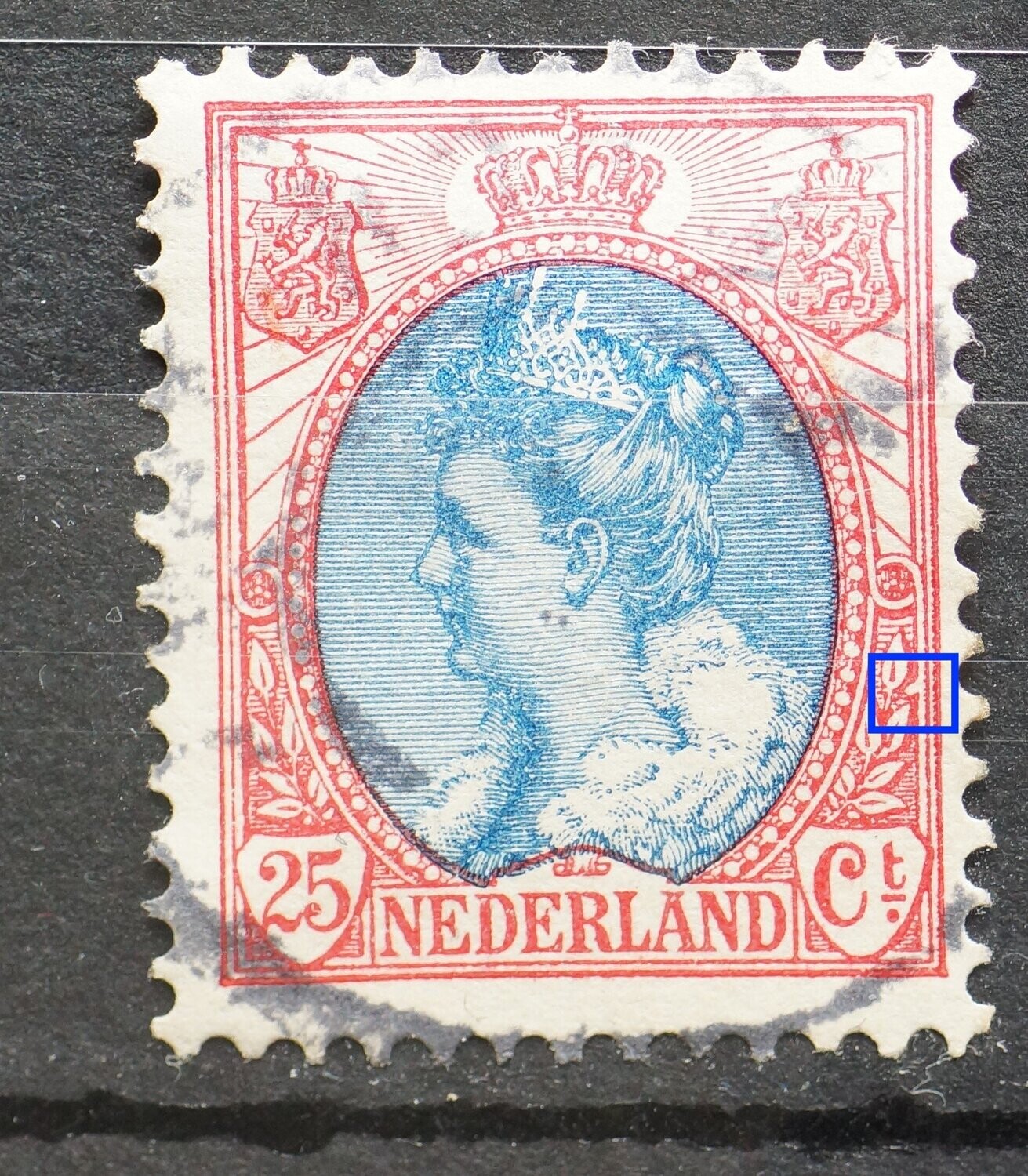 NVPH 71 - witte vlek bij bladeren rechts