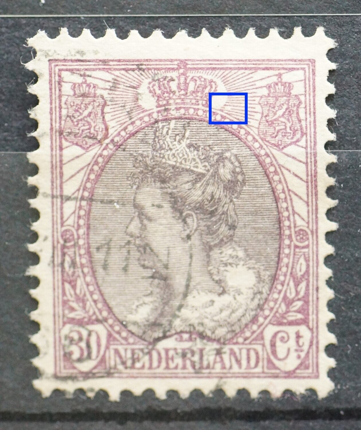 NVPH 72 - breuk in straal rechts van kroon