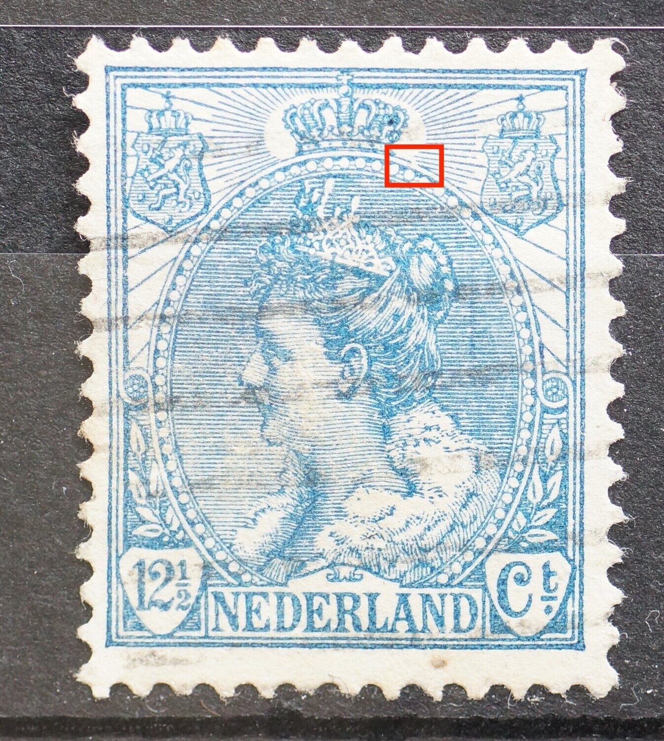 NVPH 63 - breuk in rand medaillon rechtsboven