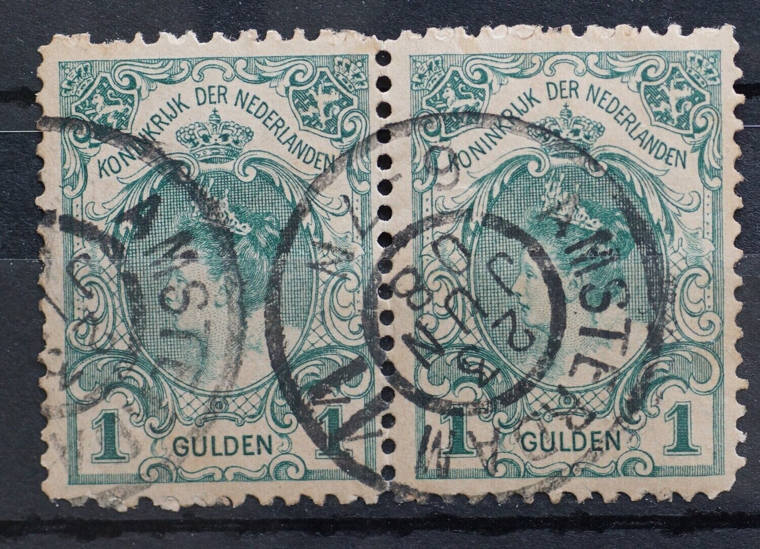 Amsterdam 11 op NVPH 77 (paar) Amsterdam 11 op NVPH 77 (paar)