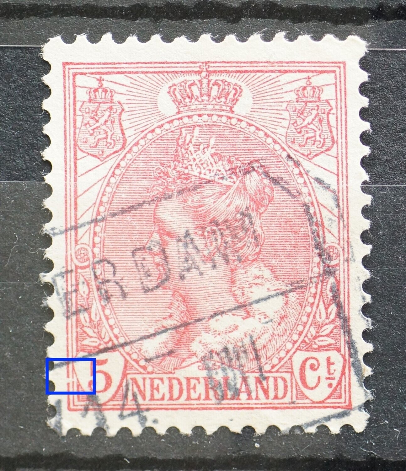 NVPH 60 - breuk in kaderlijnen links van de 5