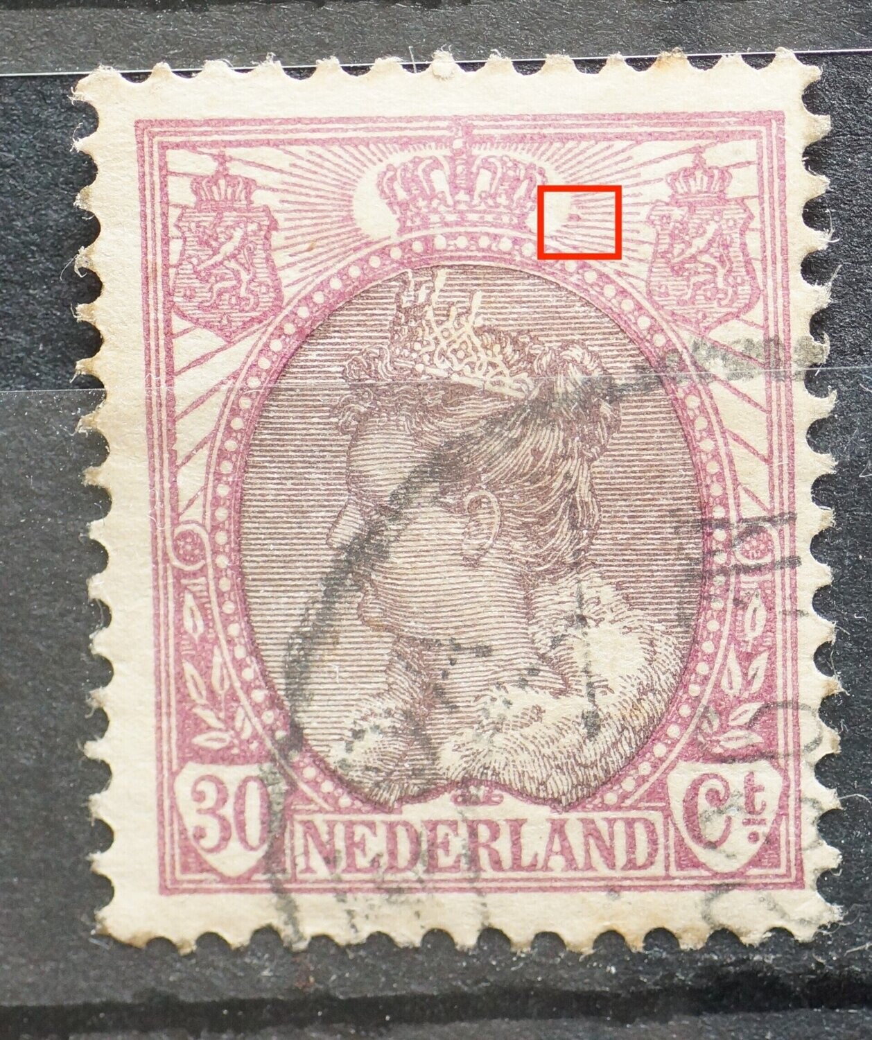 NVPH 72 - vlek in stralen rechts van kroon