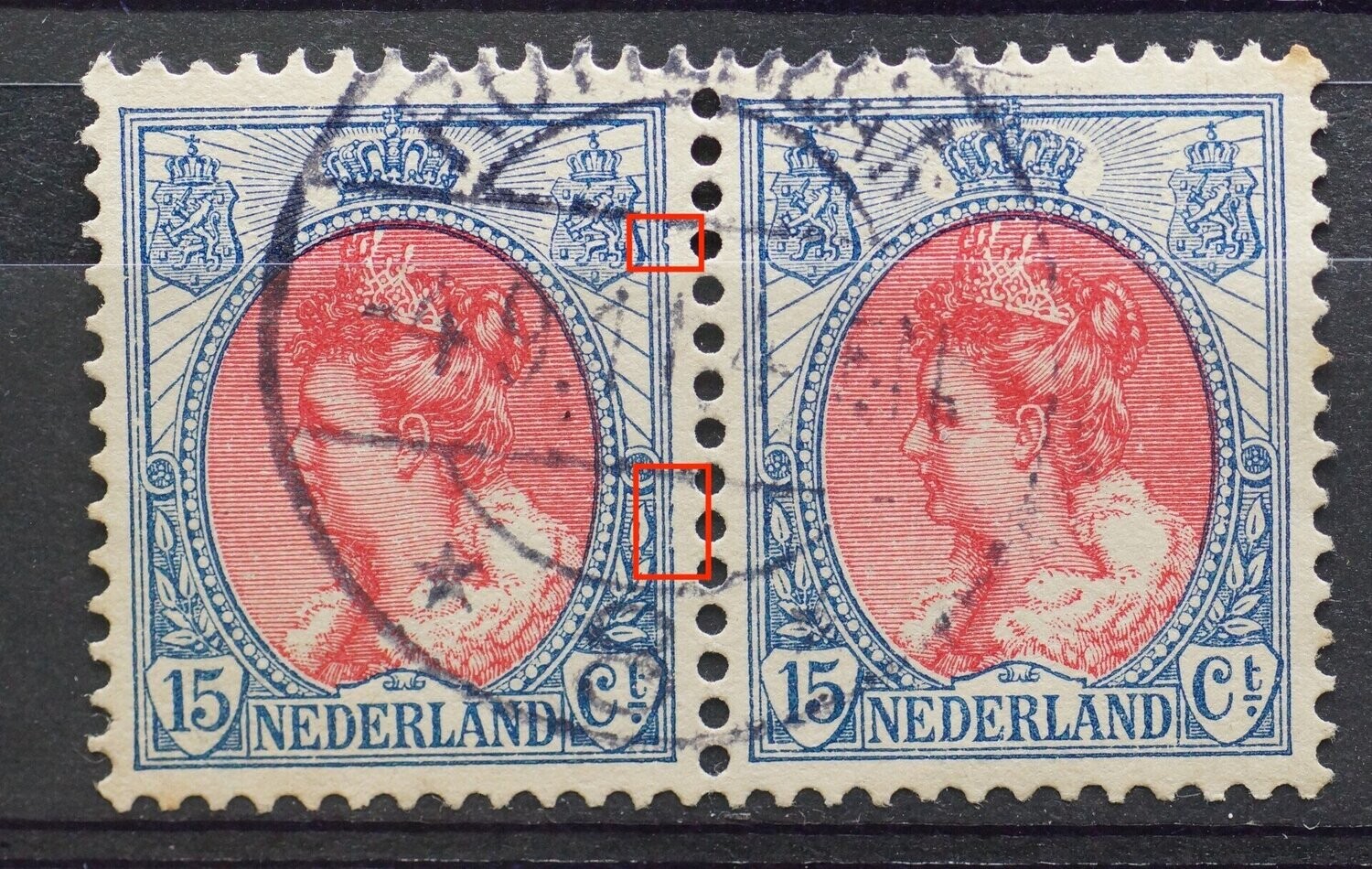 NVPH 65 (paar) - beschadigingen in kaderlijn rechts (linker zegel)